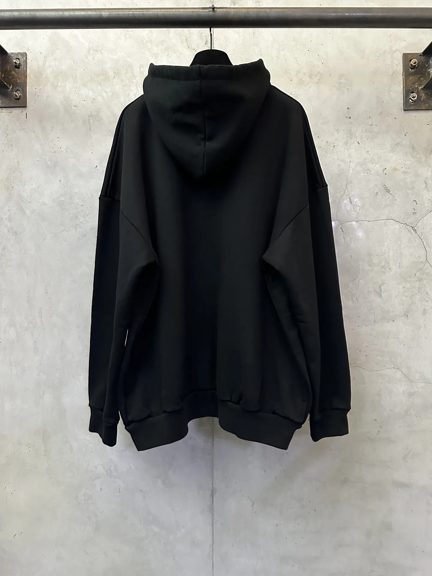 Logo Print Heavyweight Cotton Hoodie D27020534 — view 2