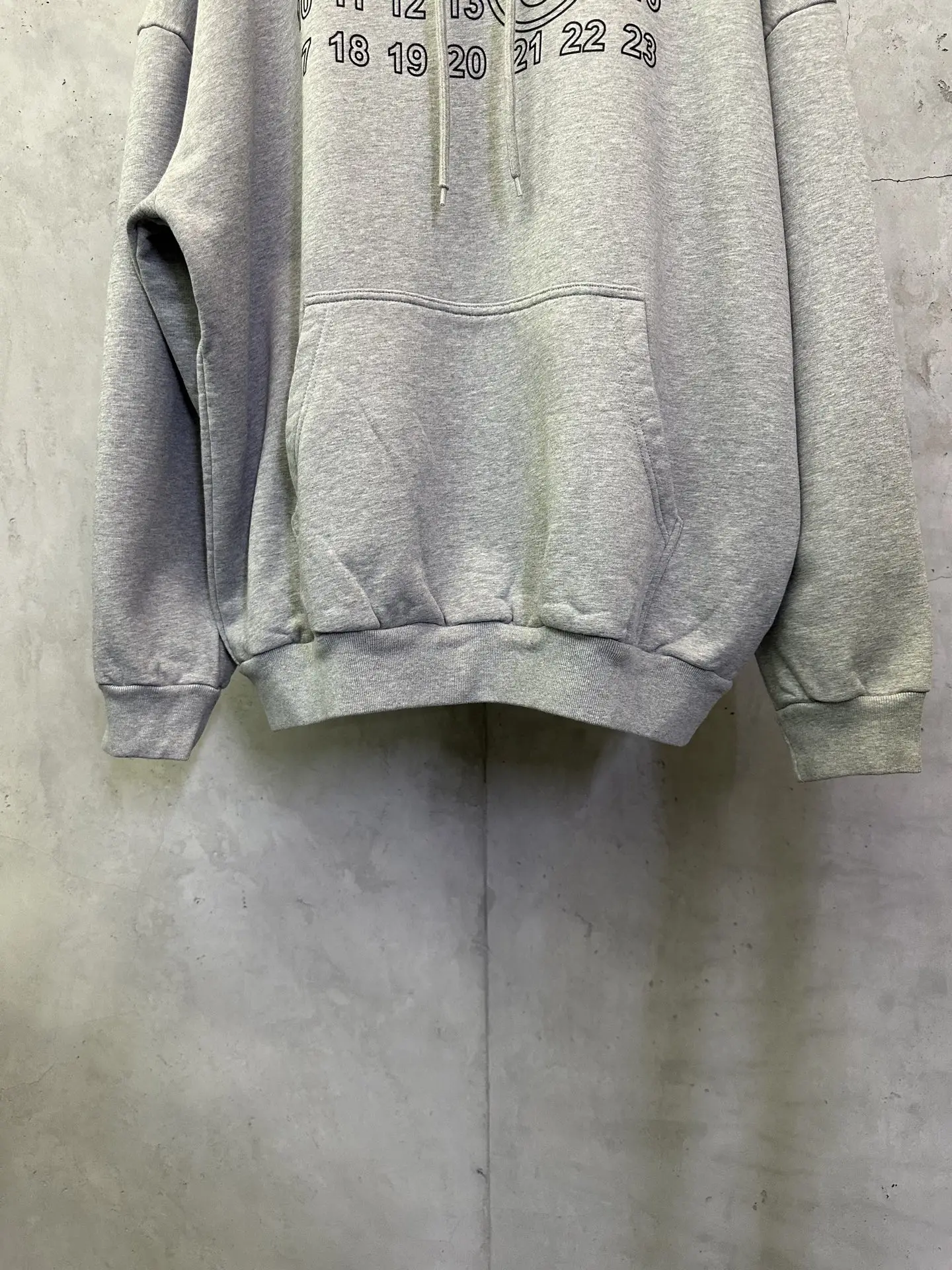 MM6 Numeric Logo Oversized Hoodie D27020516 — view 4