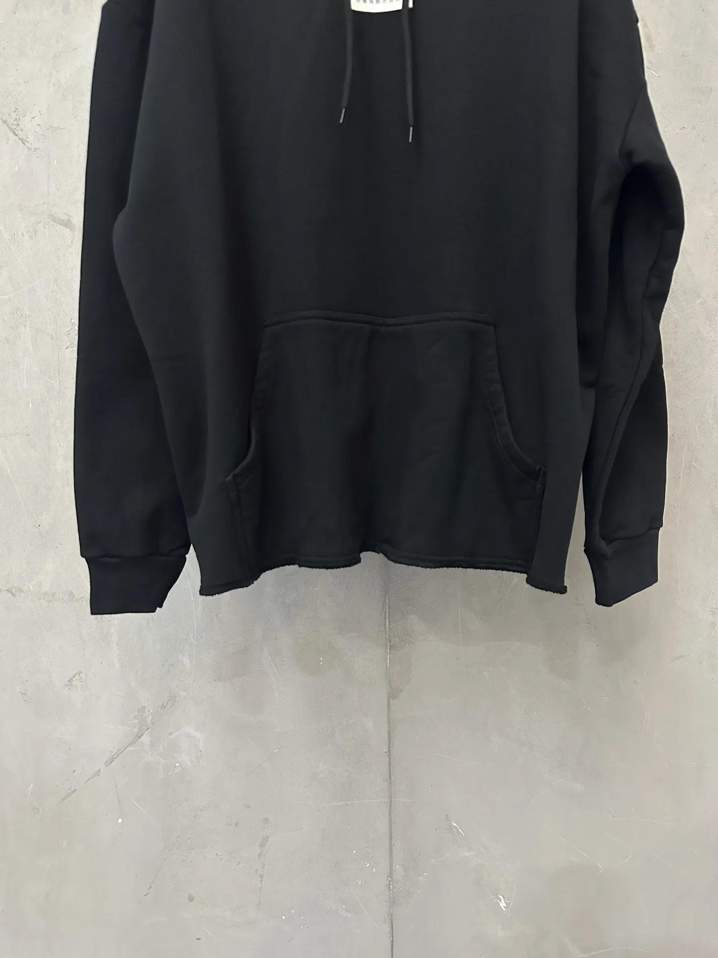 MM6 Logo Patch Distressed Hem Hoodie D27020518 — view 4