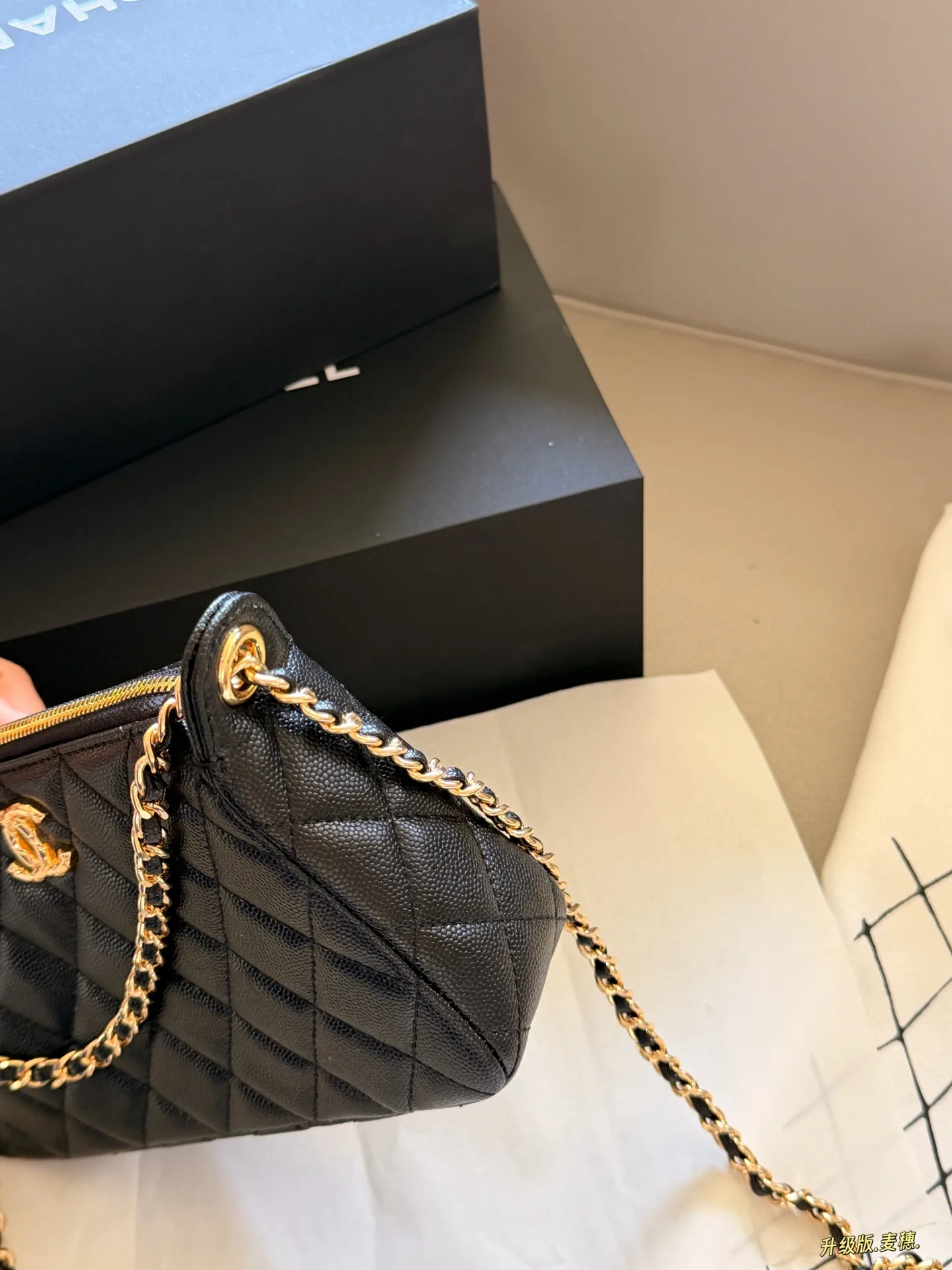Quilted Leather Chain Shoulder Bag D27518305 — view 4