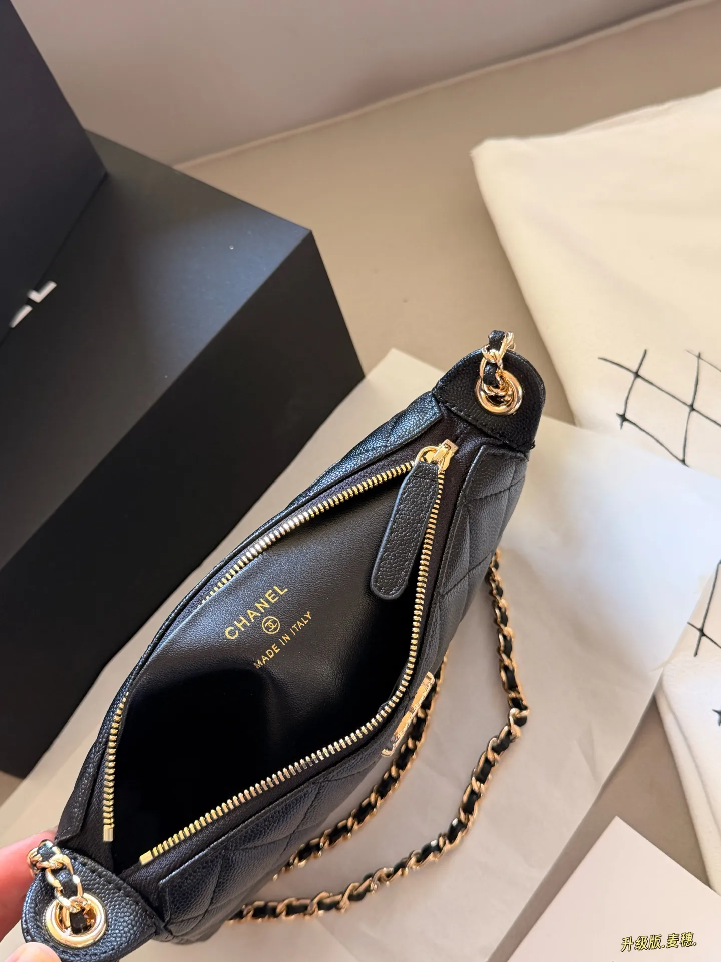 Quilted Leather Chain Shoulder Bag D27518305 — view 9