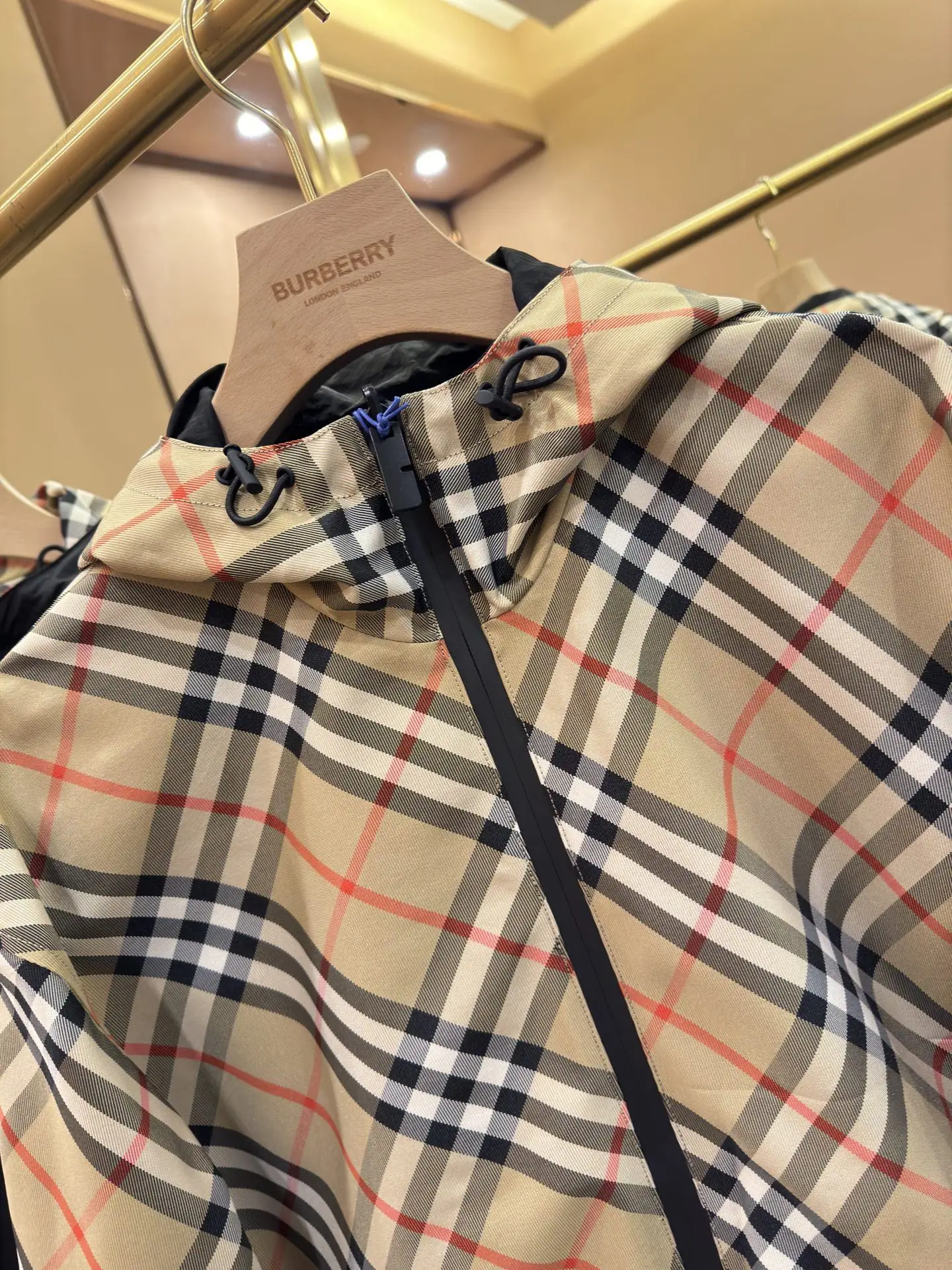 Reversible Check Hooded Jacket D27515997 — view 10