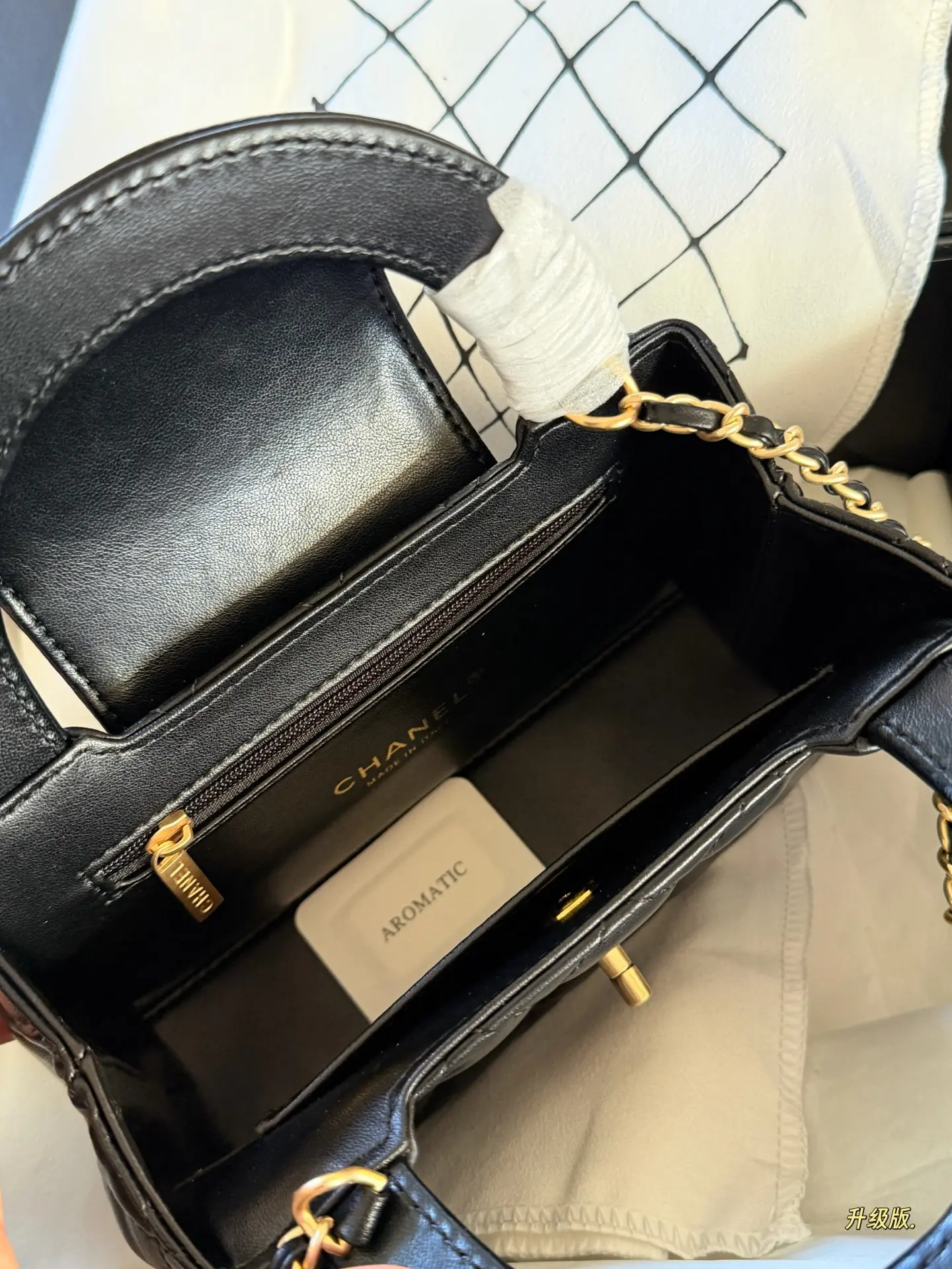 Chanel Kelly Quilted Top-Handle Bag D28018111 — view 8