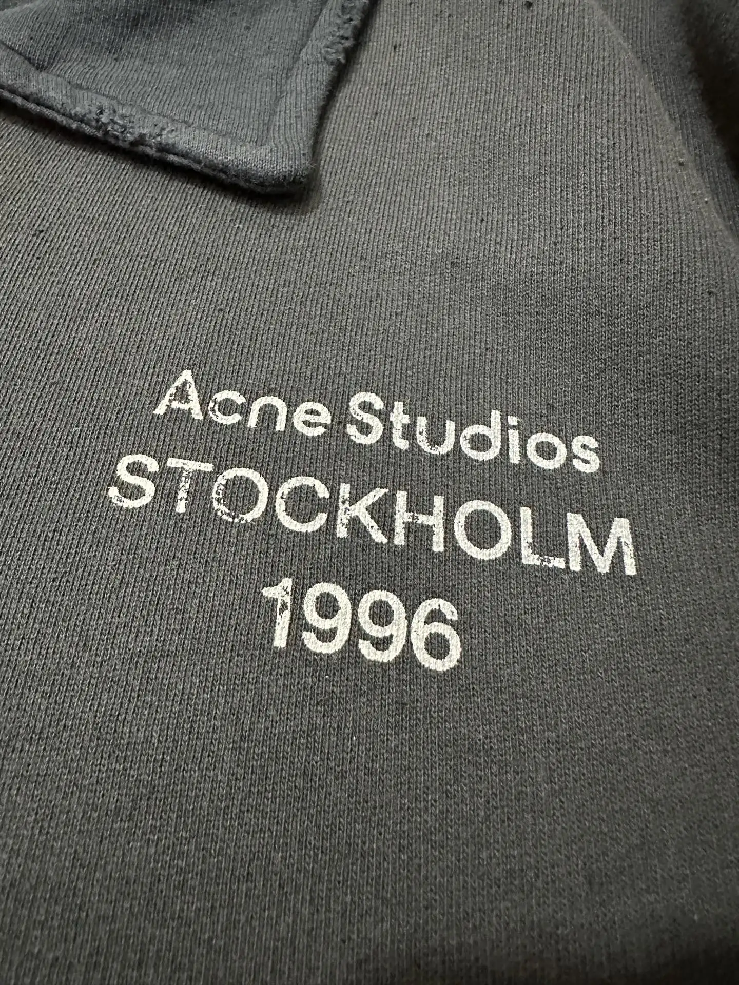 Logo-Embroidered Distressed Zip-Up Sweatshirt D28023713 — view 8