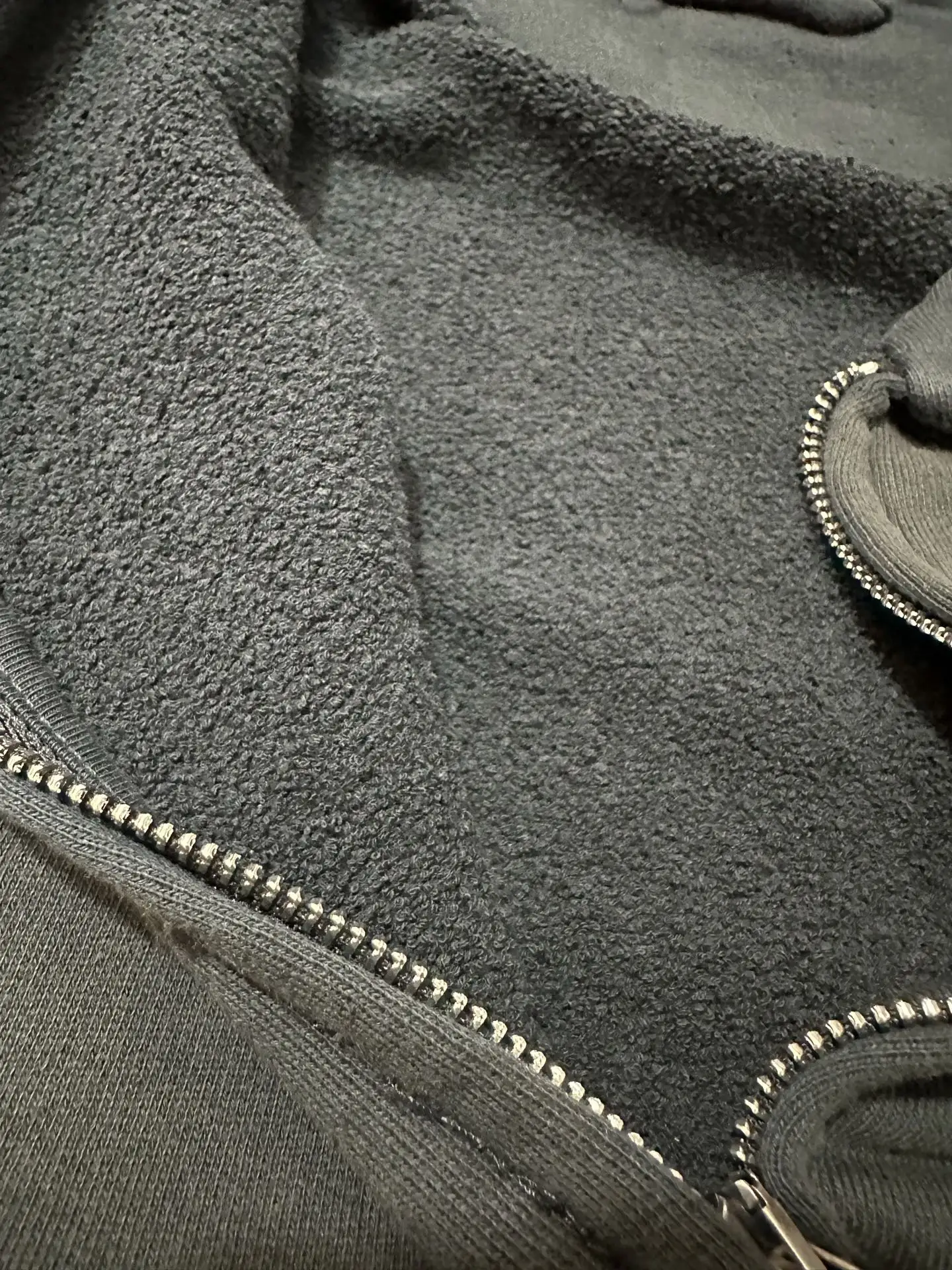 Logo-Embroidered Distressed Zip-Up Sweatshirt D28023713 — view 9