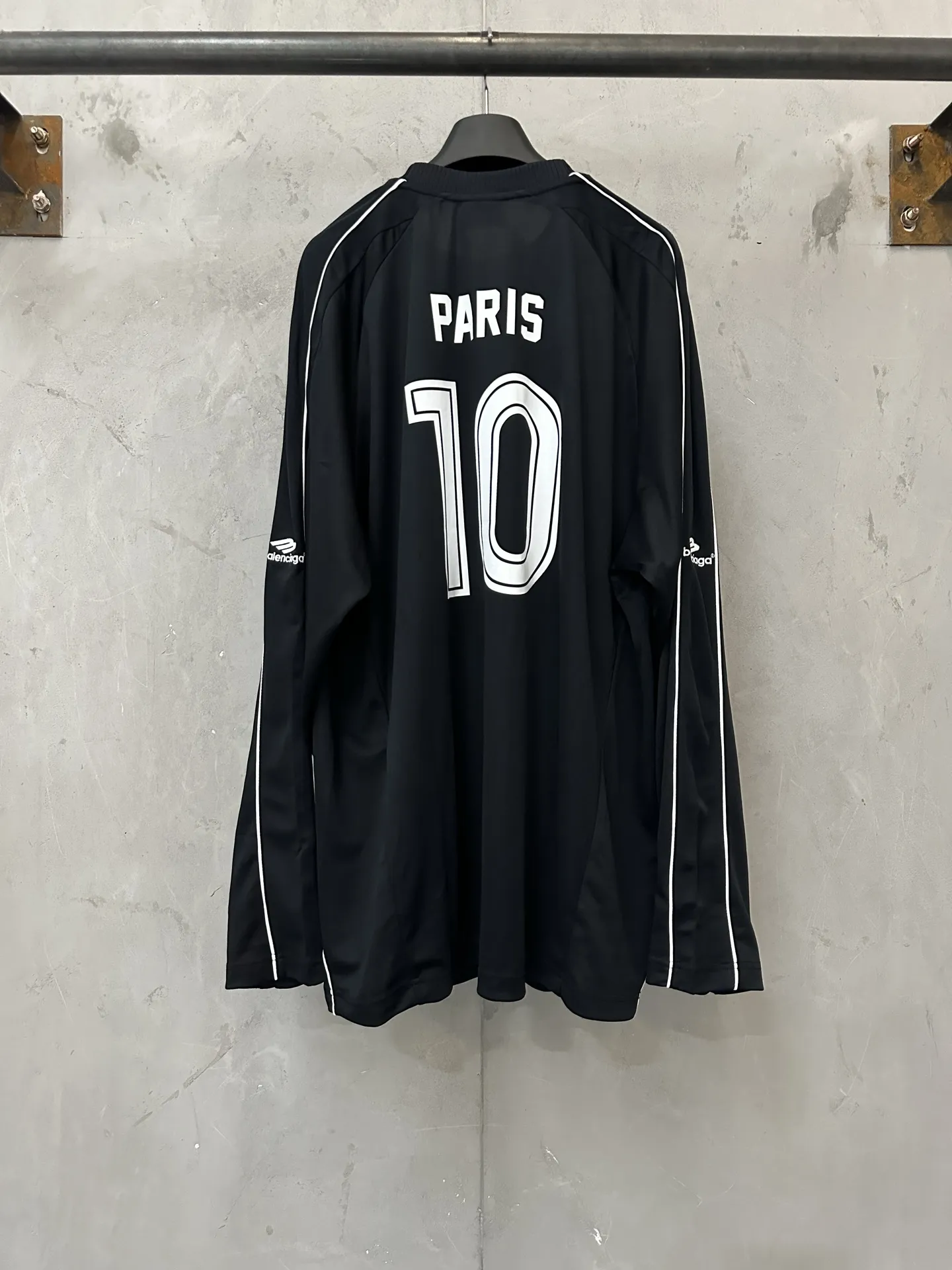 Logo-Embroidered Long-Sleeve Soccer Jersey D28018844 — view 2