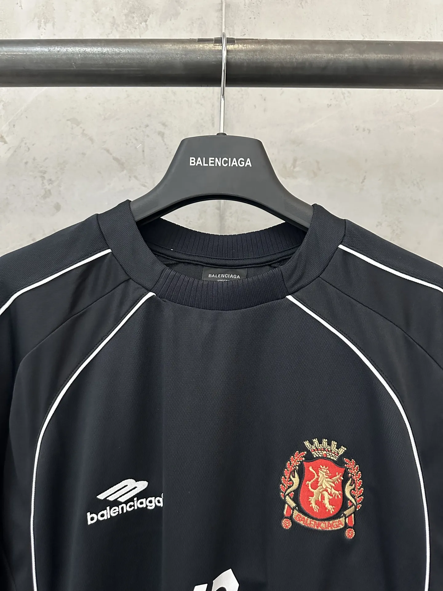 Logo-Embroidered Long-Sleeve Soccer Jersey D28018844 — view 5