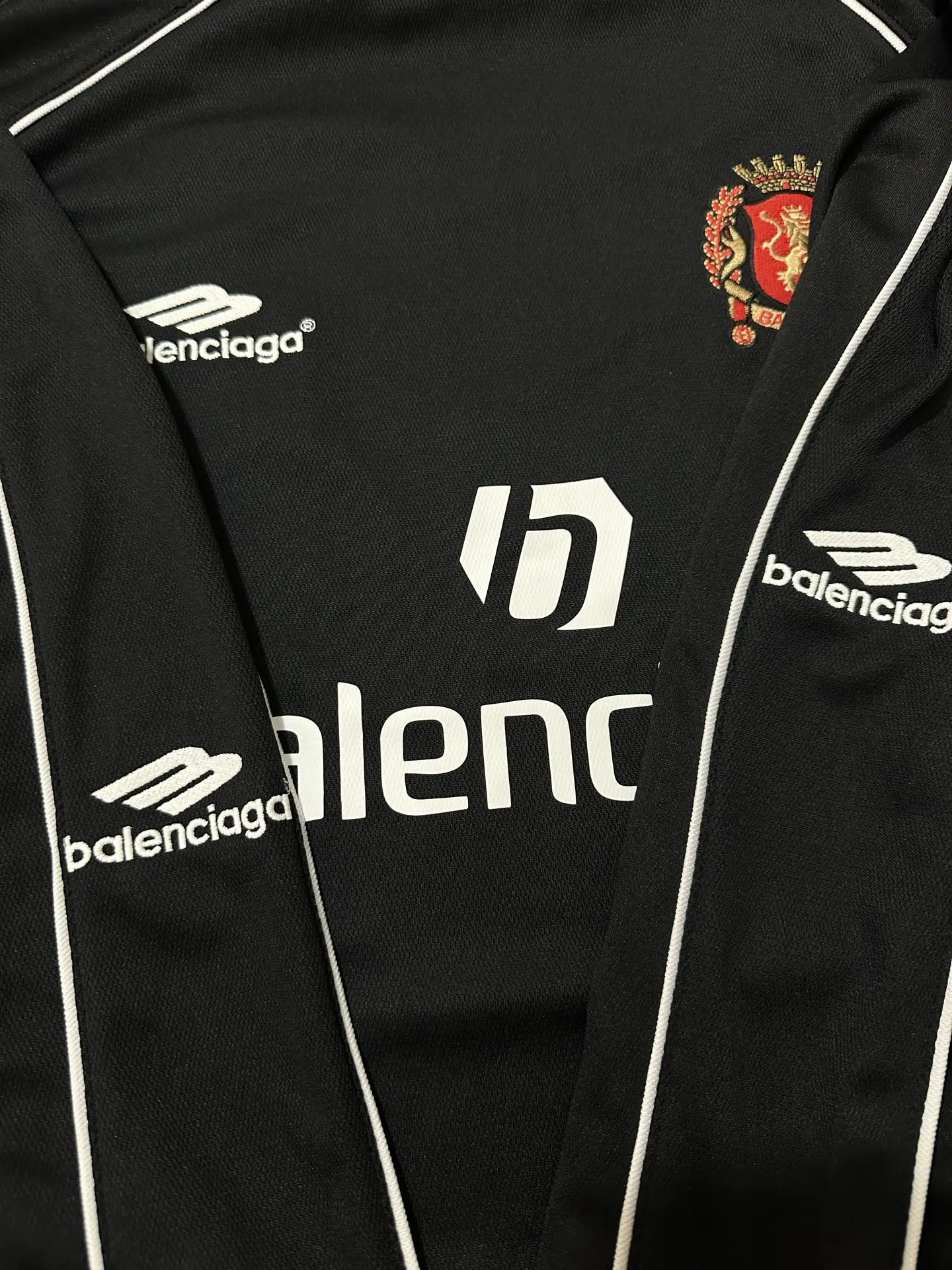 Logo-Embroidered Long-Sleeve Soccer Jersey D28018844 — view 7