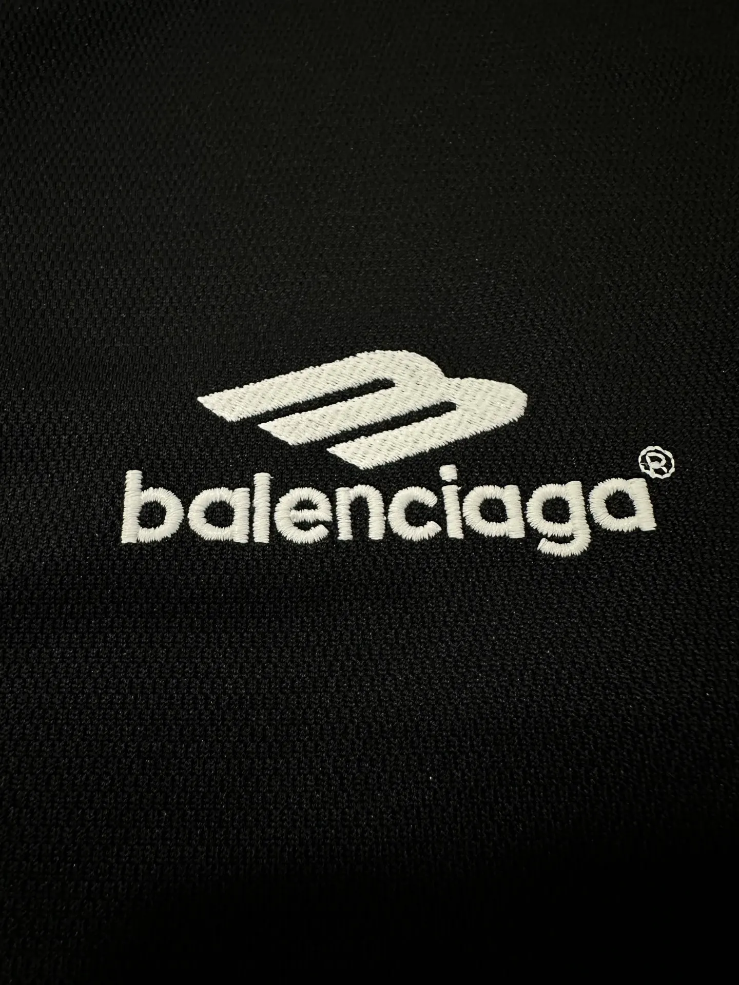 Logo-Embroidered Long-Sleeve Soccer Jersey D28018844 — view 8
