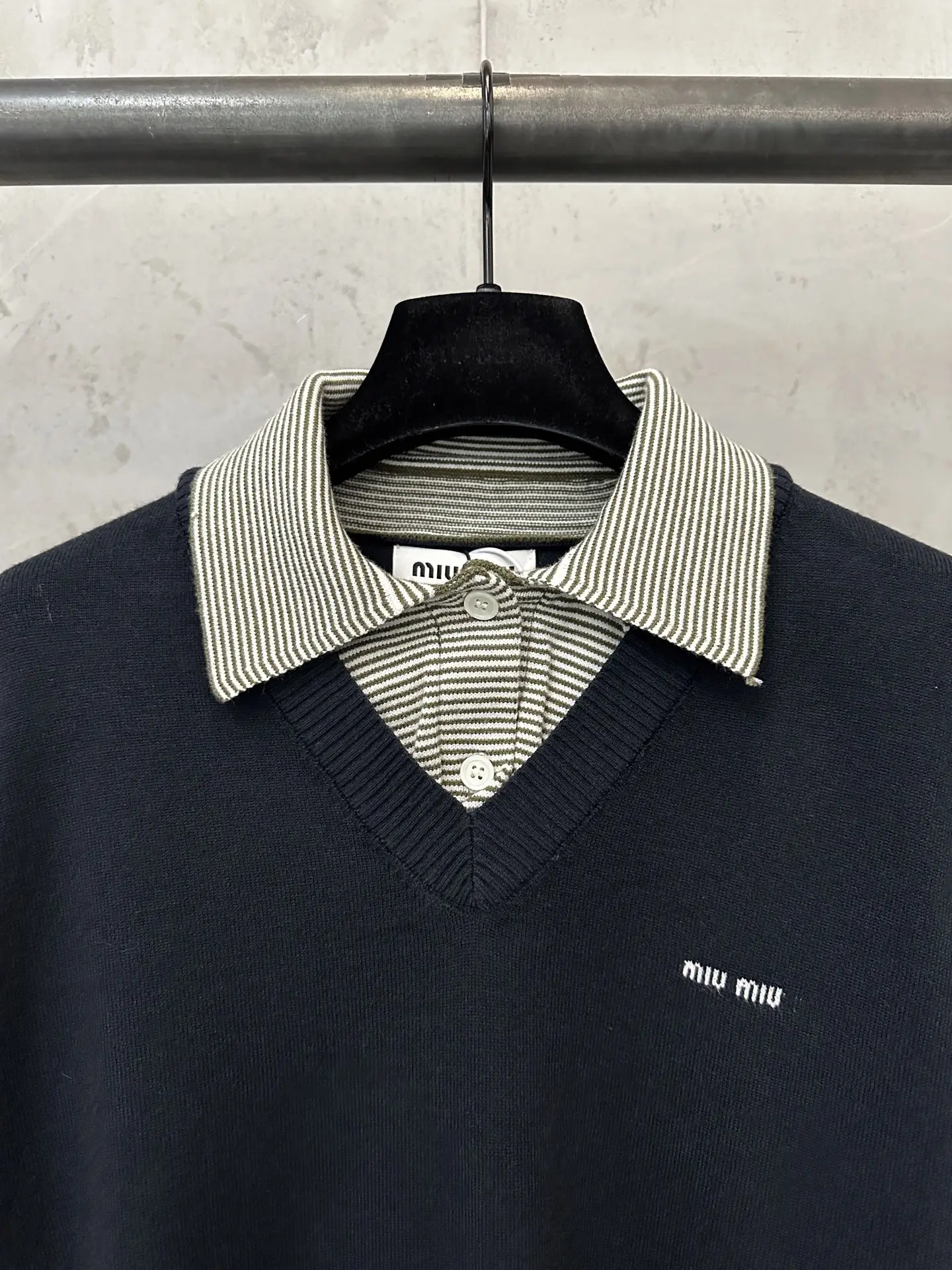 Layered-Look Striped Polo Collar Knit Sweater D28018943 — view 5