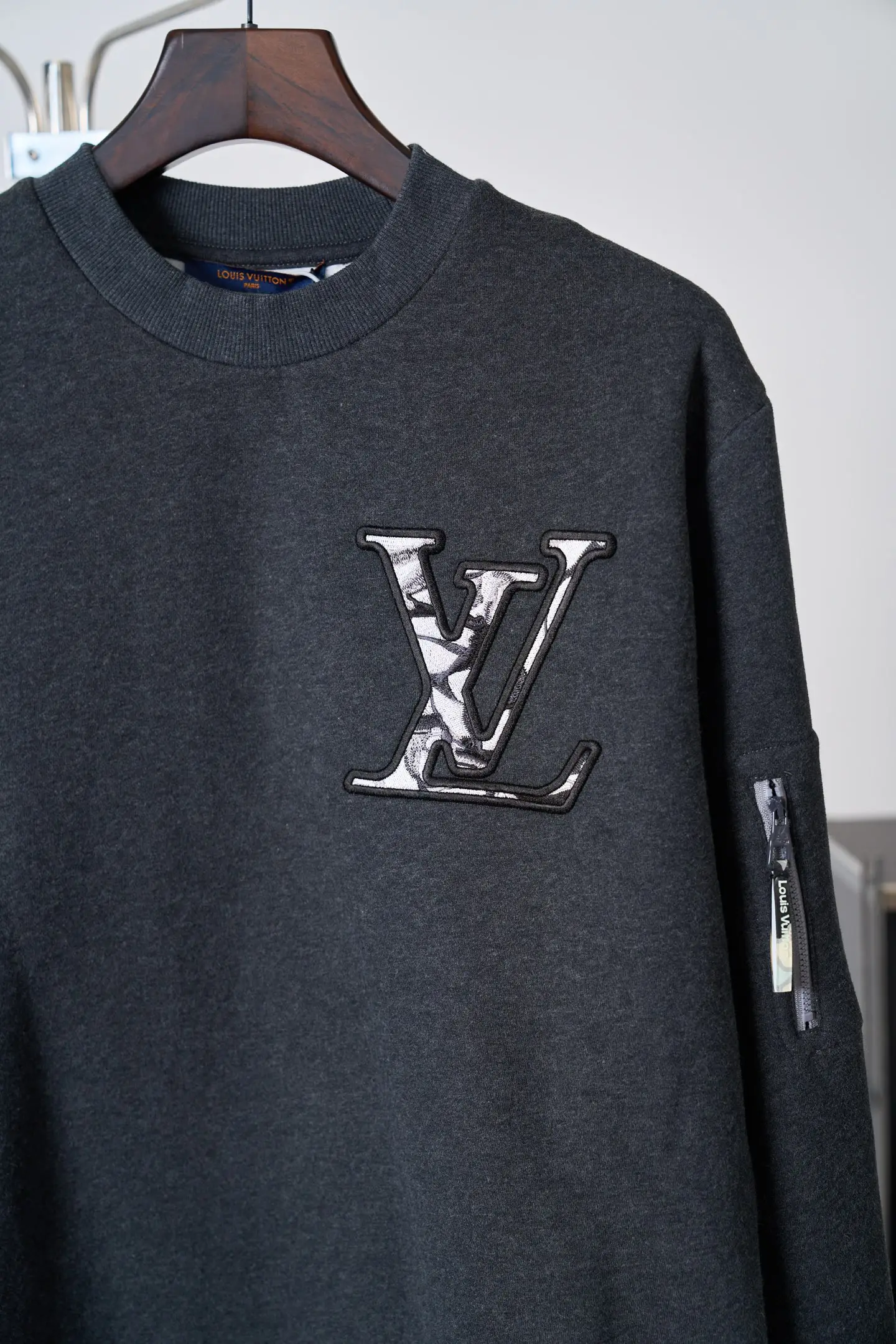 Embroidered Logo Fleece Sweatshirt D28019113 — view 7