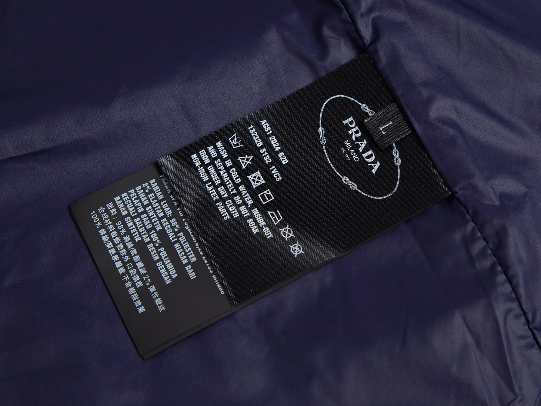 Logo-Plaque Hooded Windbreaker Jacket D28016088 — view 9