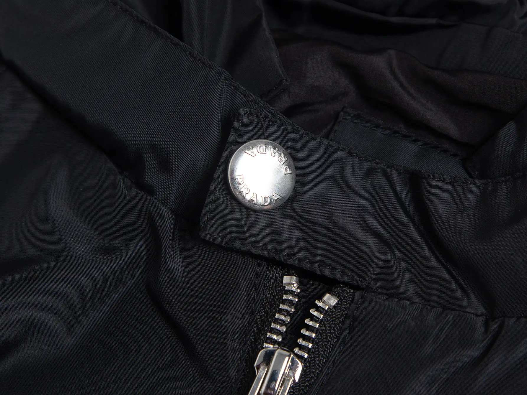 Enamel Triangle Logo Hooded Windbreaker Jacket D28016083 — view 5