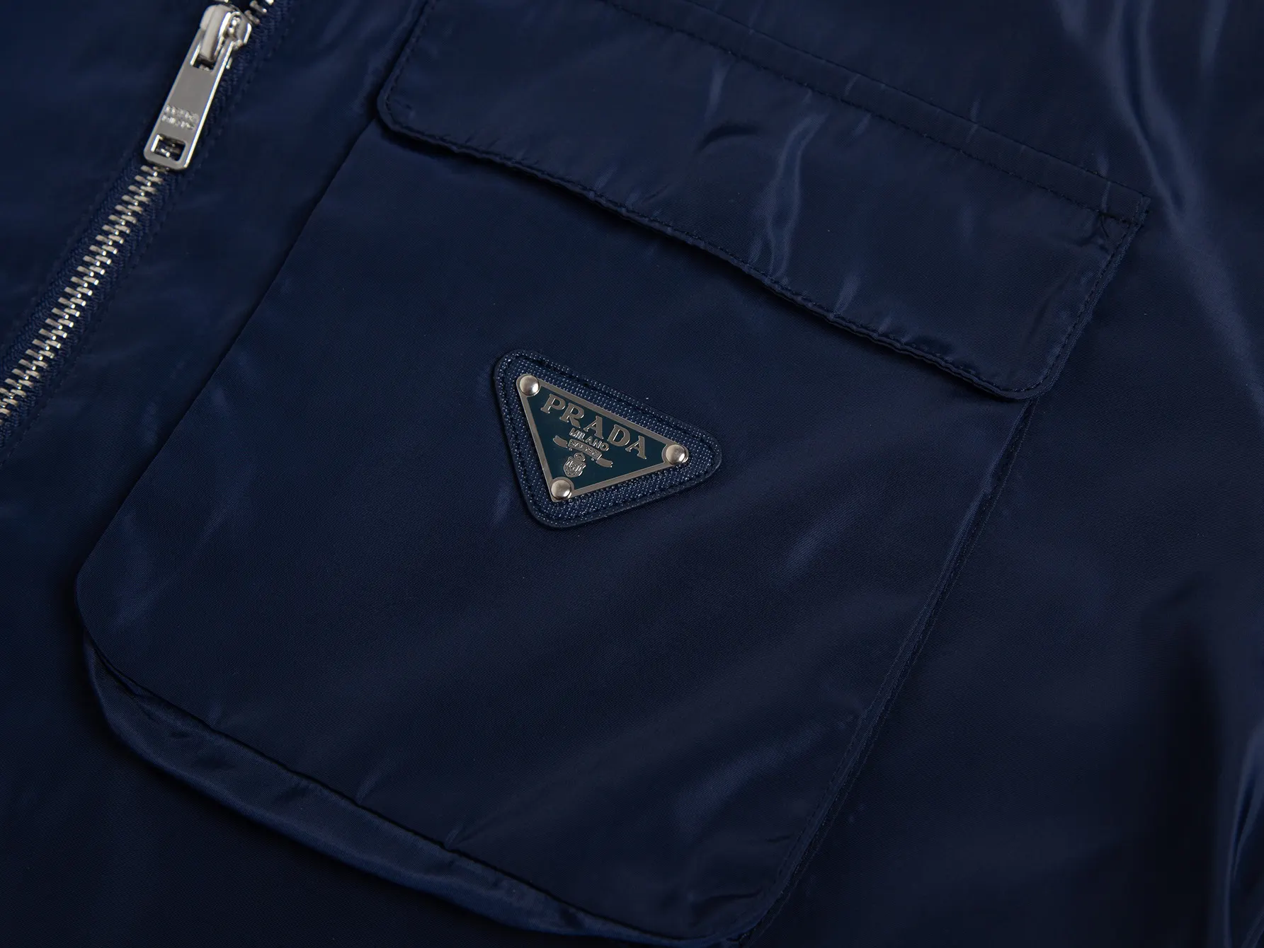Logo-Plaque Hooded Windbreaker Jacket D28016084 — view 4