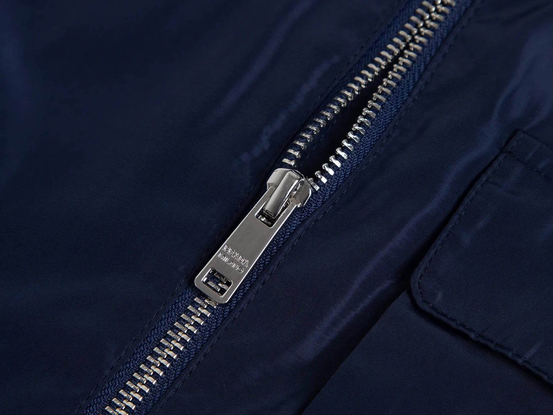 Logo-Plaque Hooded Windbreaker Jacket D28016084 — view 9