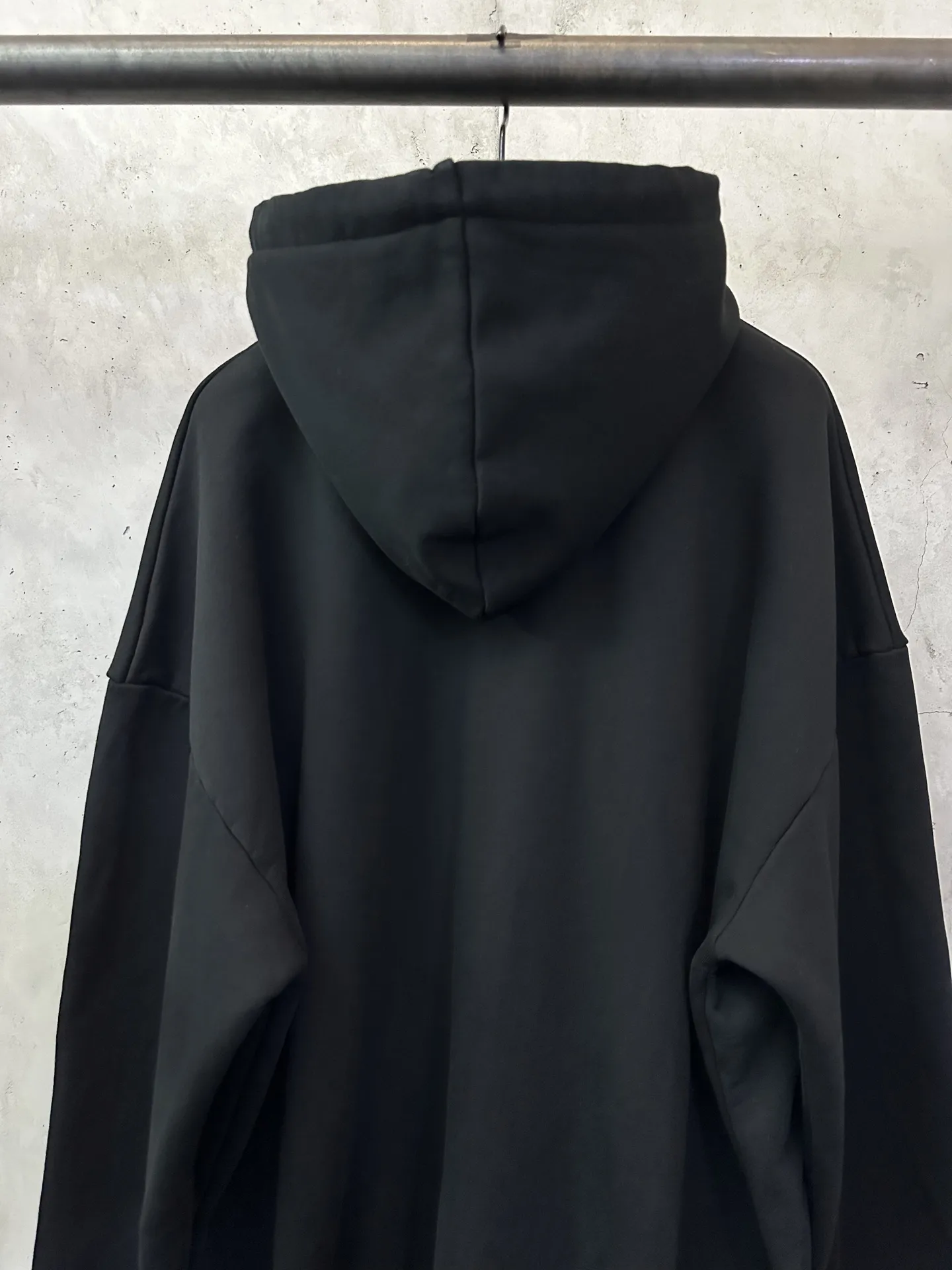 Logo-Flocked Heavyweight Cotton Hoodie D28018861 — view 5