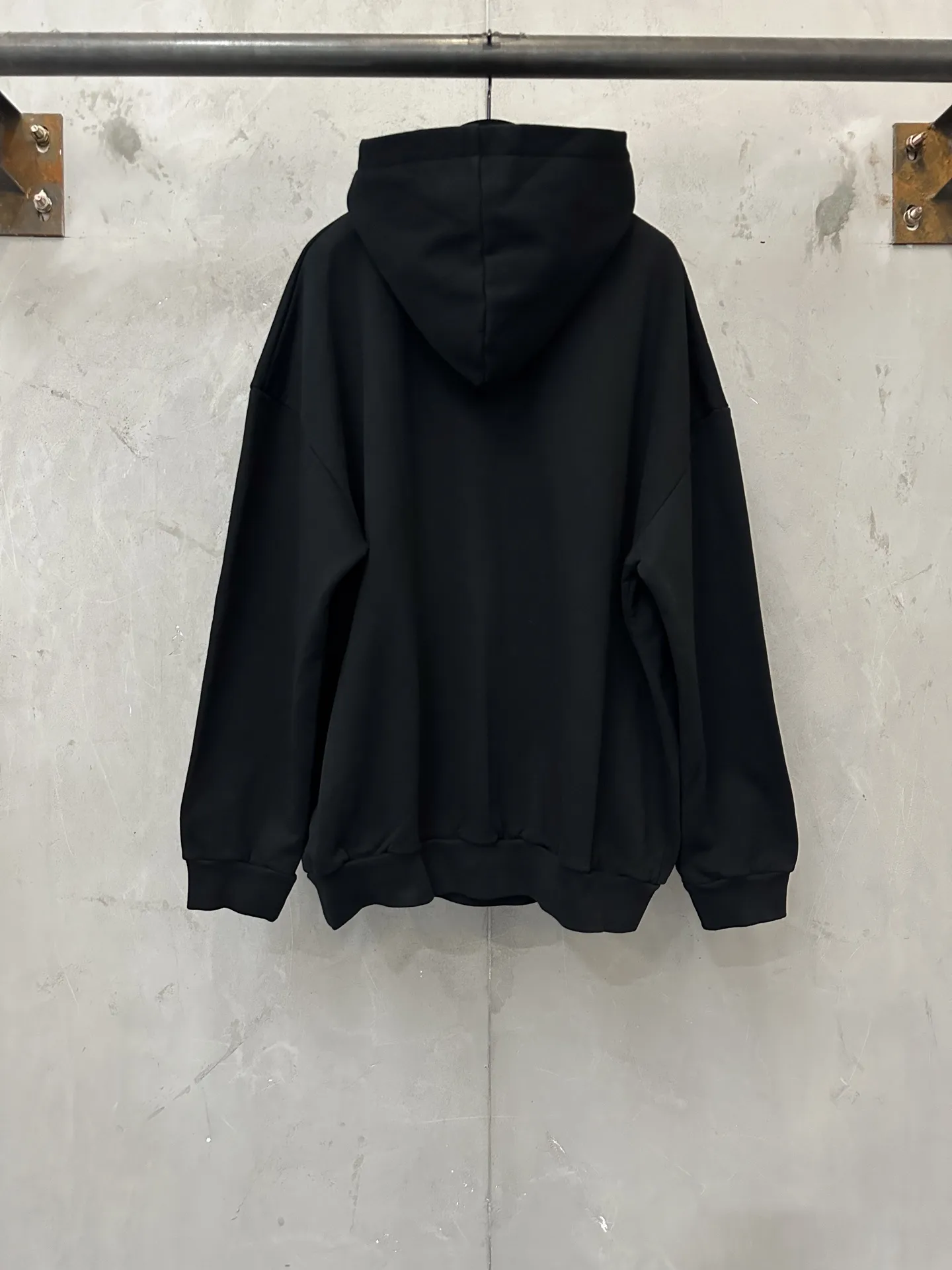 Logo Embroidered Loopback Cotton Hoodie D28020654 — view 2