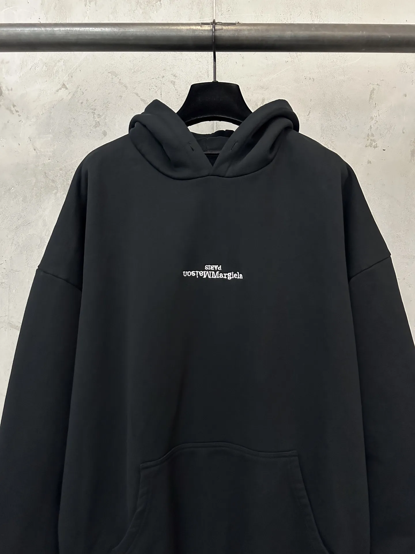Logo Embroidered Loopback Cotton Hoodie D28020654 — view 3