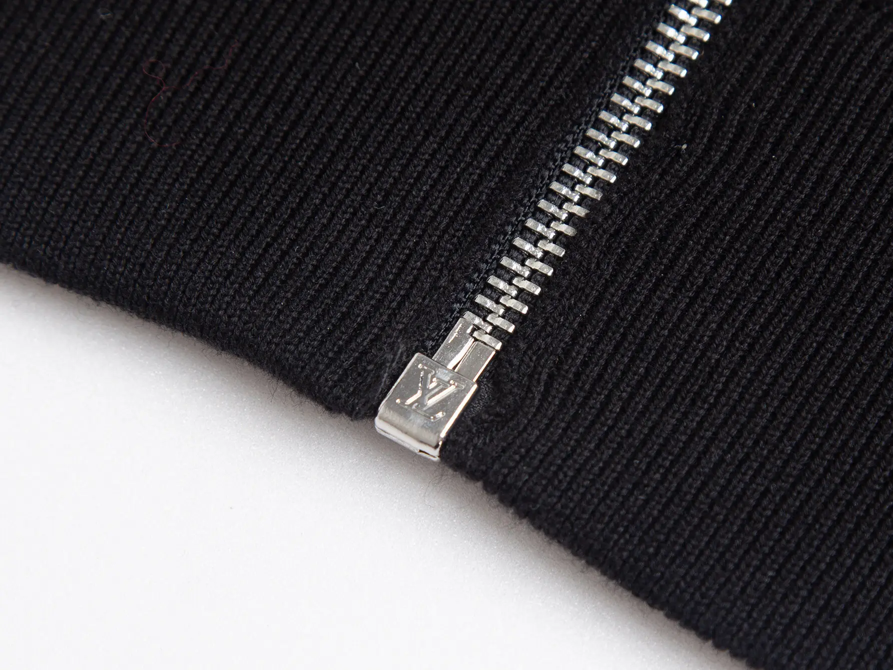 Monogram Embossed Cashmere-Blend Zip-Up Cardigan D28516005 — view 4