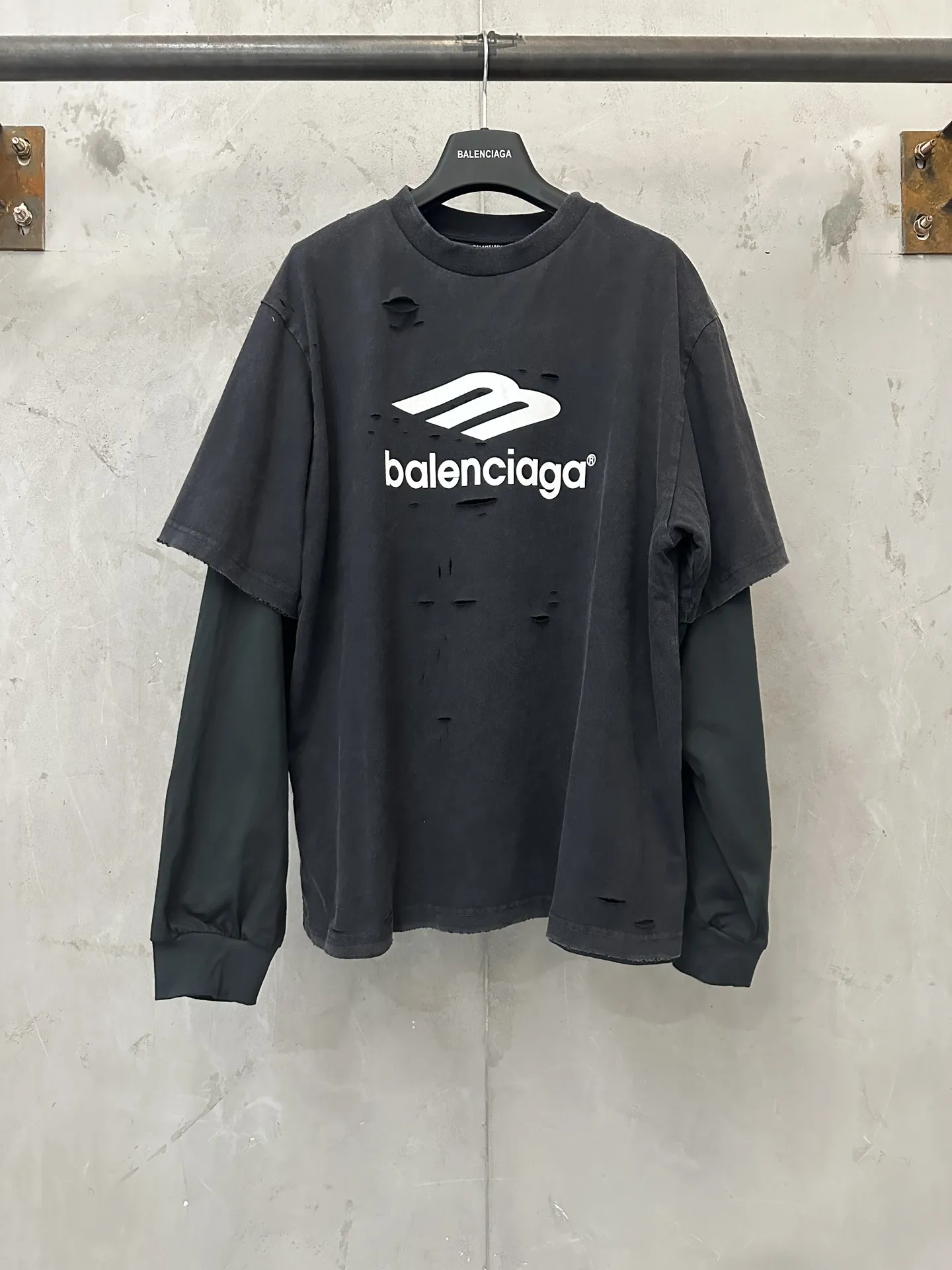 Distressed Double-Layer Long-Sleeve T-Shirt D28523100