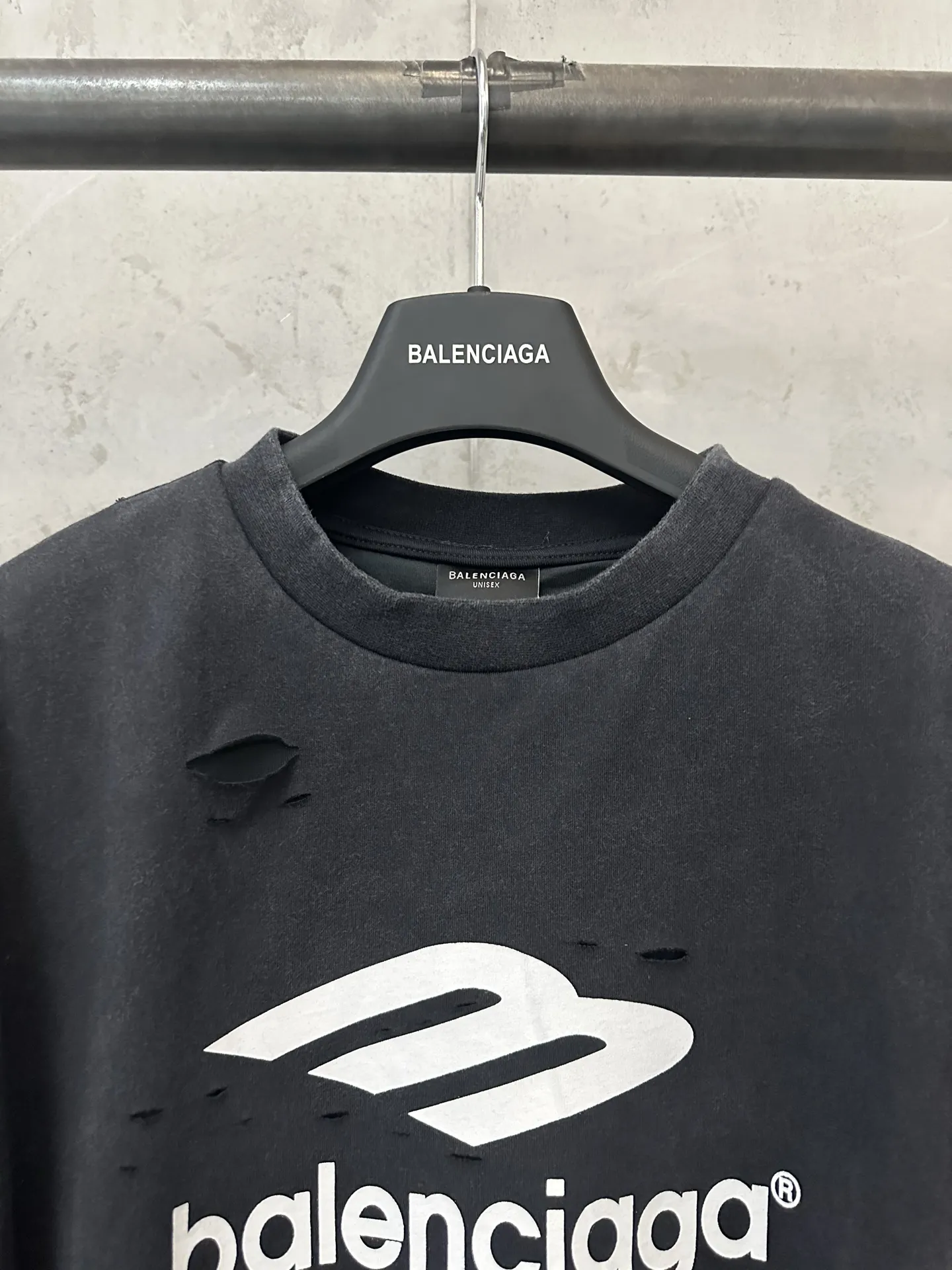 Distressed Double-Layer Long-Sleeve T-Shirt D28523100 — view 5
