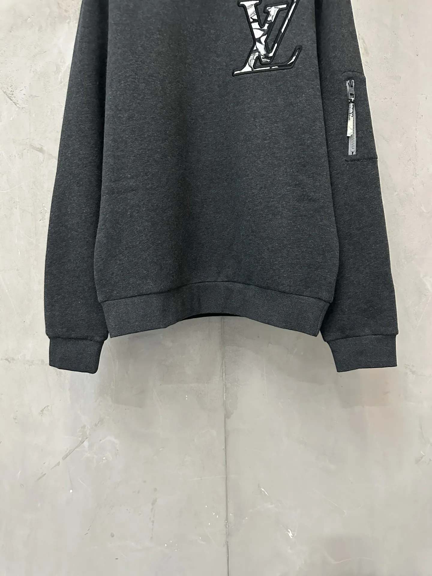 Embroidered Logo Fleece-Back Sweatshirt D28520542 — view 4