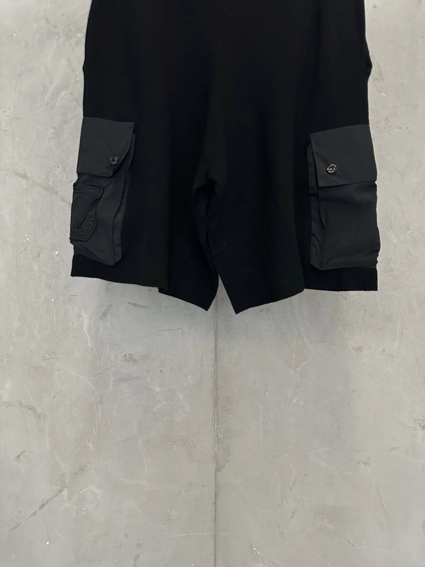 Logo-Patch Cotton-Blend Cargo Shorts D28511892 — view 6