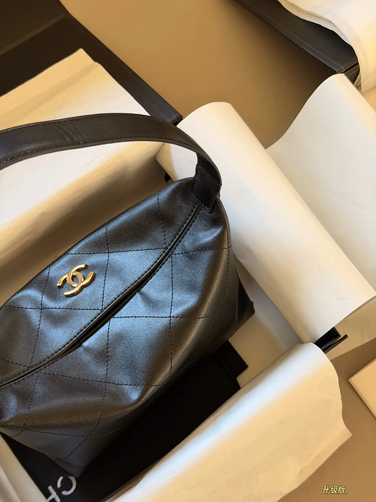 Chanel Hobo Shoulder Bag D28517873 — view 4