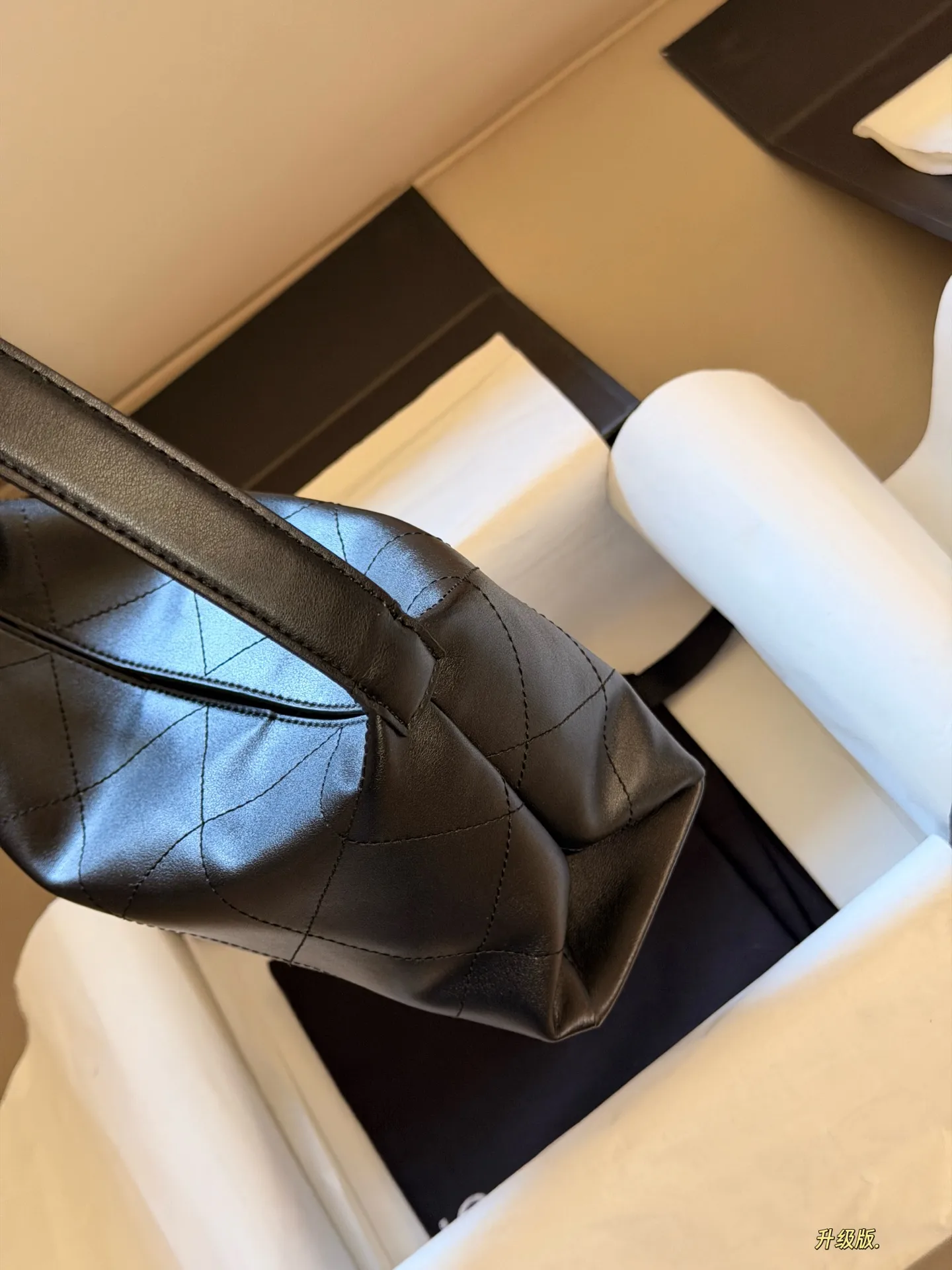 Chanel Hobo Shoulder Bag D28517873 — view 5