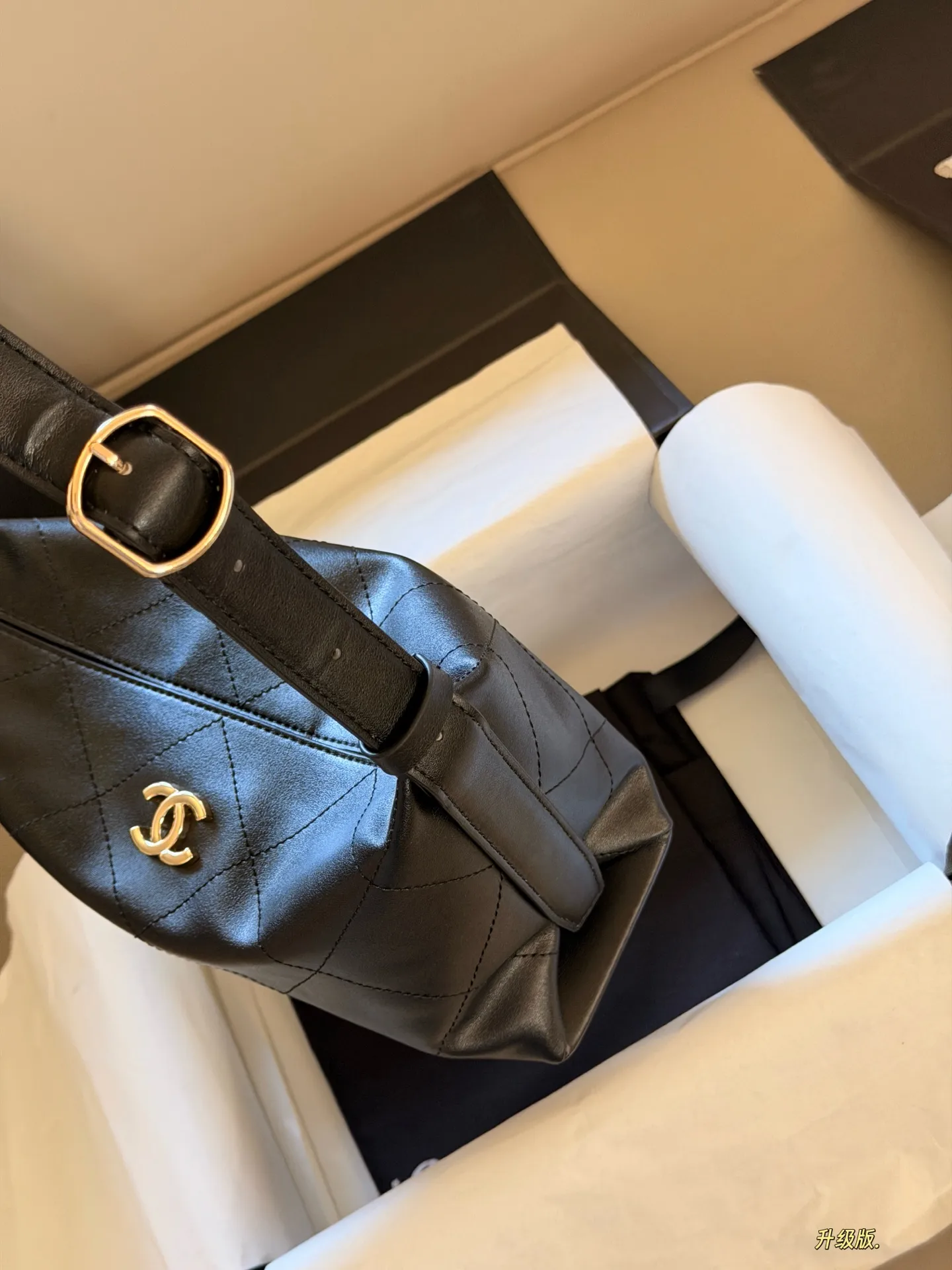 Chanel Hobo Shoulder Bag D28517873 — view 6