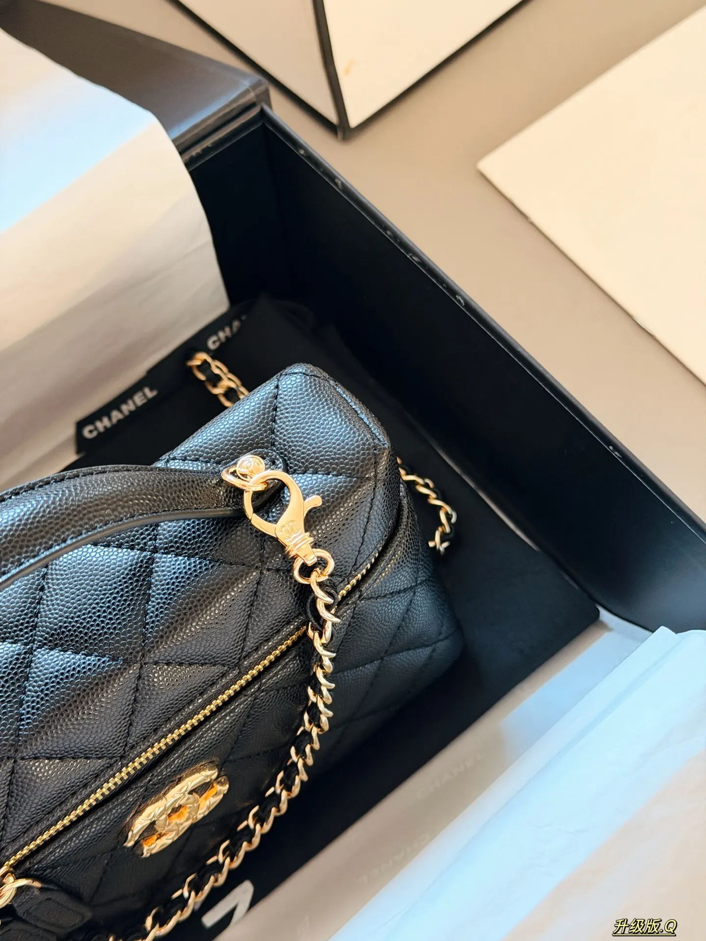 Quilted Vanity Case with Chain Strap D28518412 — view 4