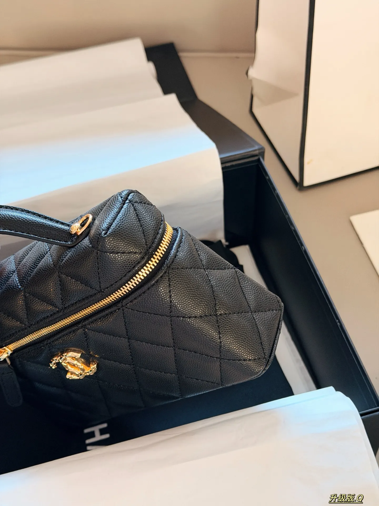 Quilted Vanity Case with Chain Strap D28518412 — view 5