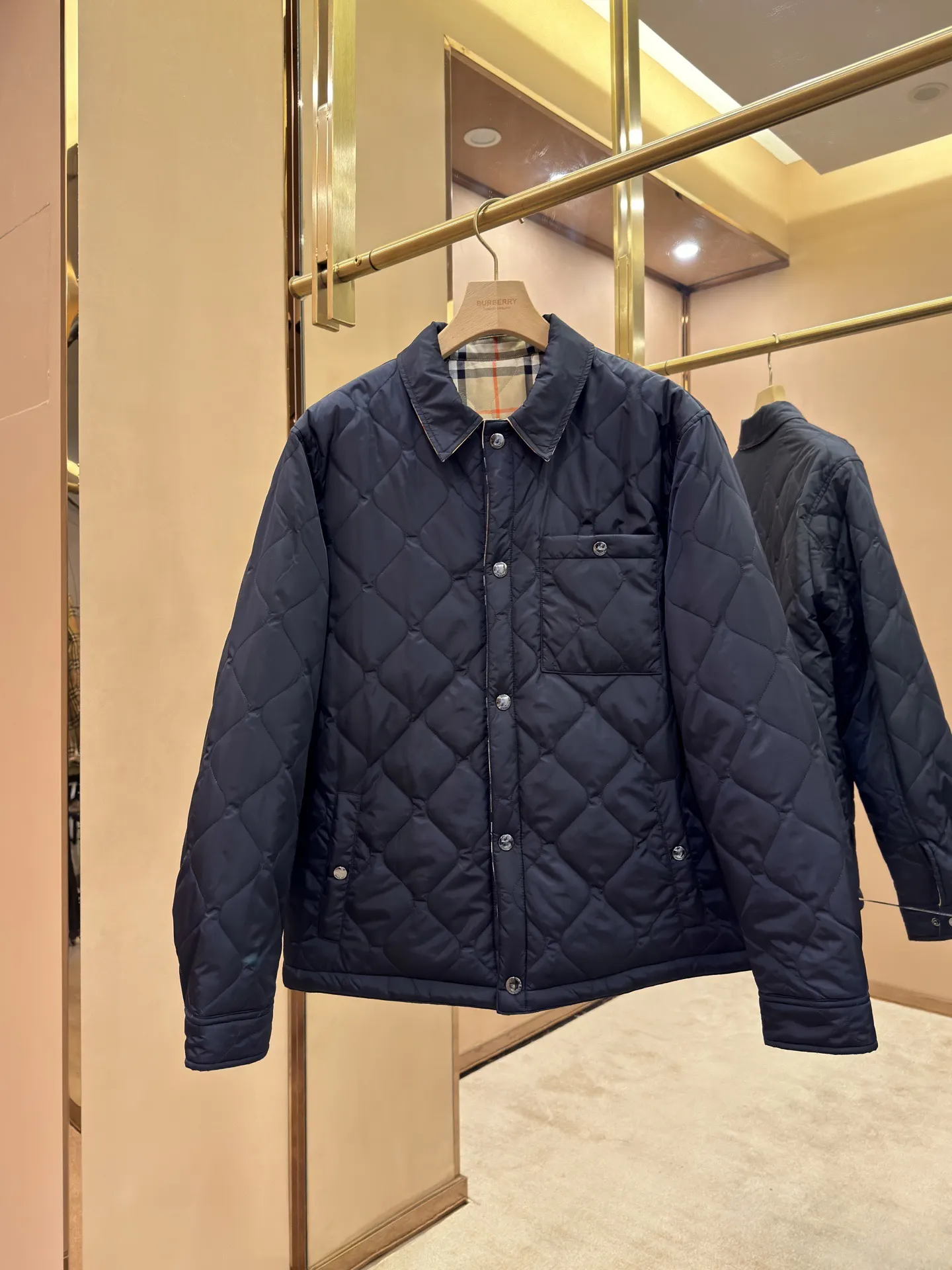 Reversible Check Quilted Jacket D28516019 — view 2