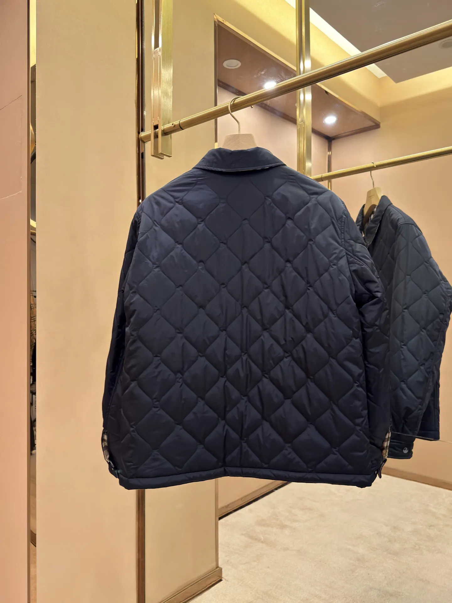 Reversible Check Quilted Jacket D28516019 — view 3