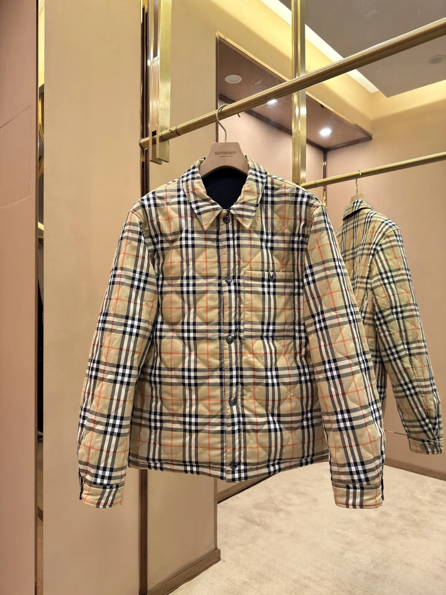 Reversible Check Quilted Jacket D28516019 — view 4