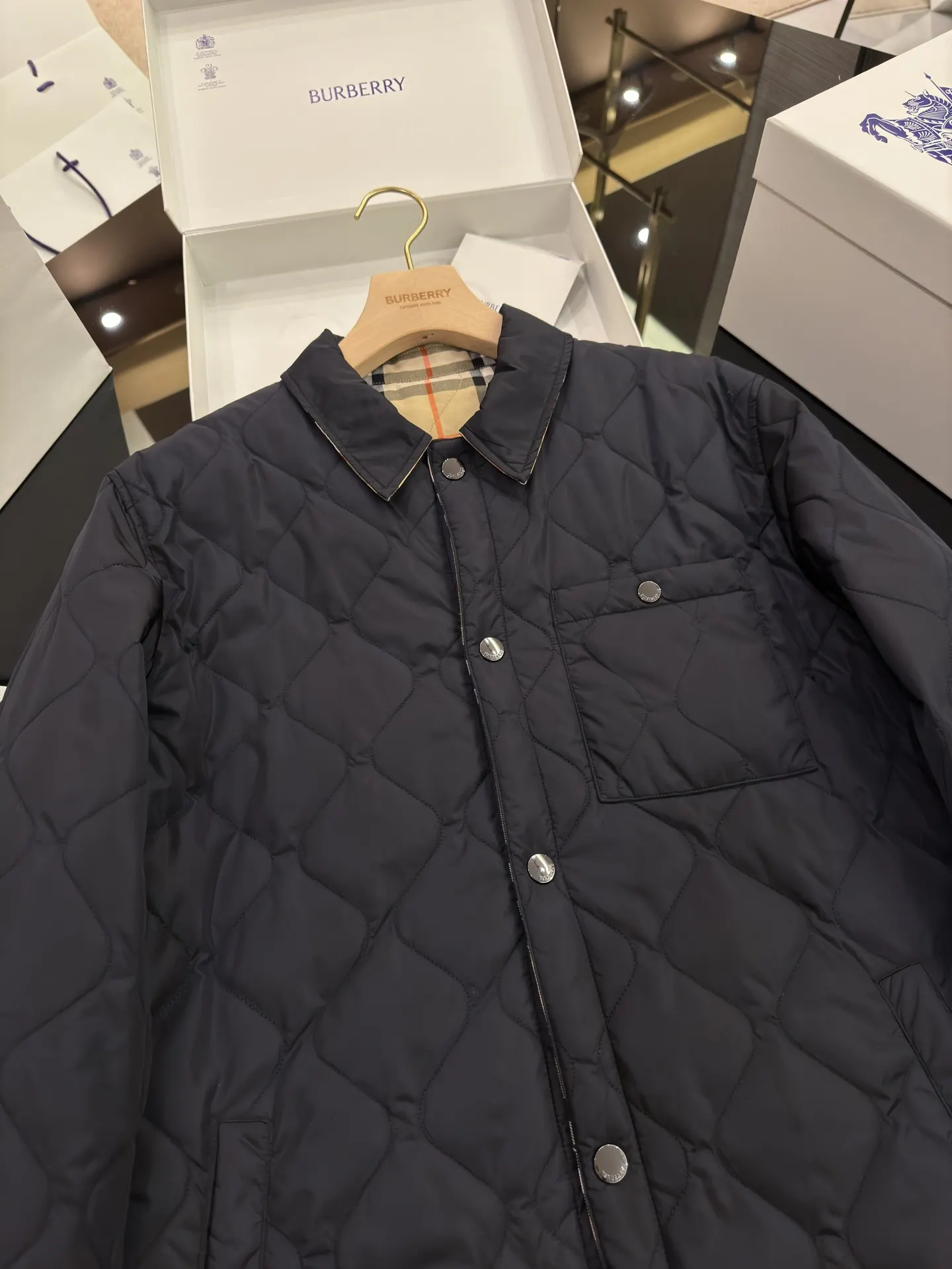 Reversible Check Quilted Jacket D28516019 — view 10