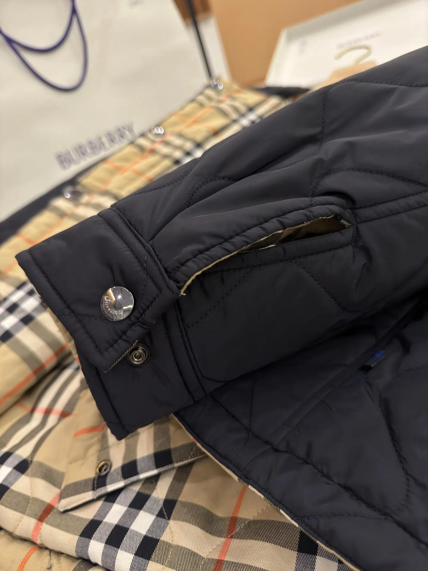 Reversible Check Quilted Jacket D28516019 — view 13