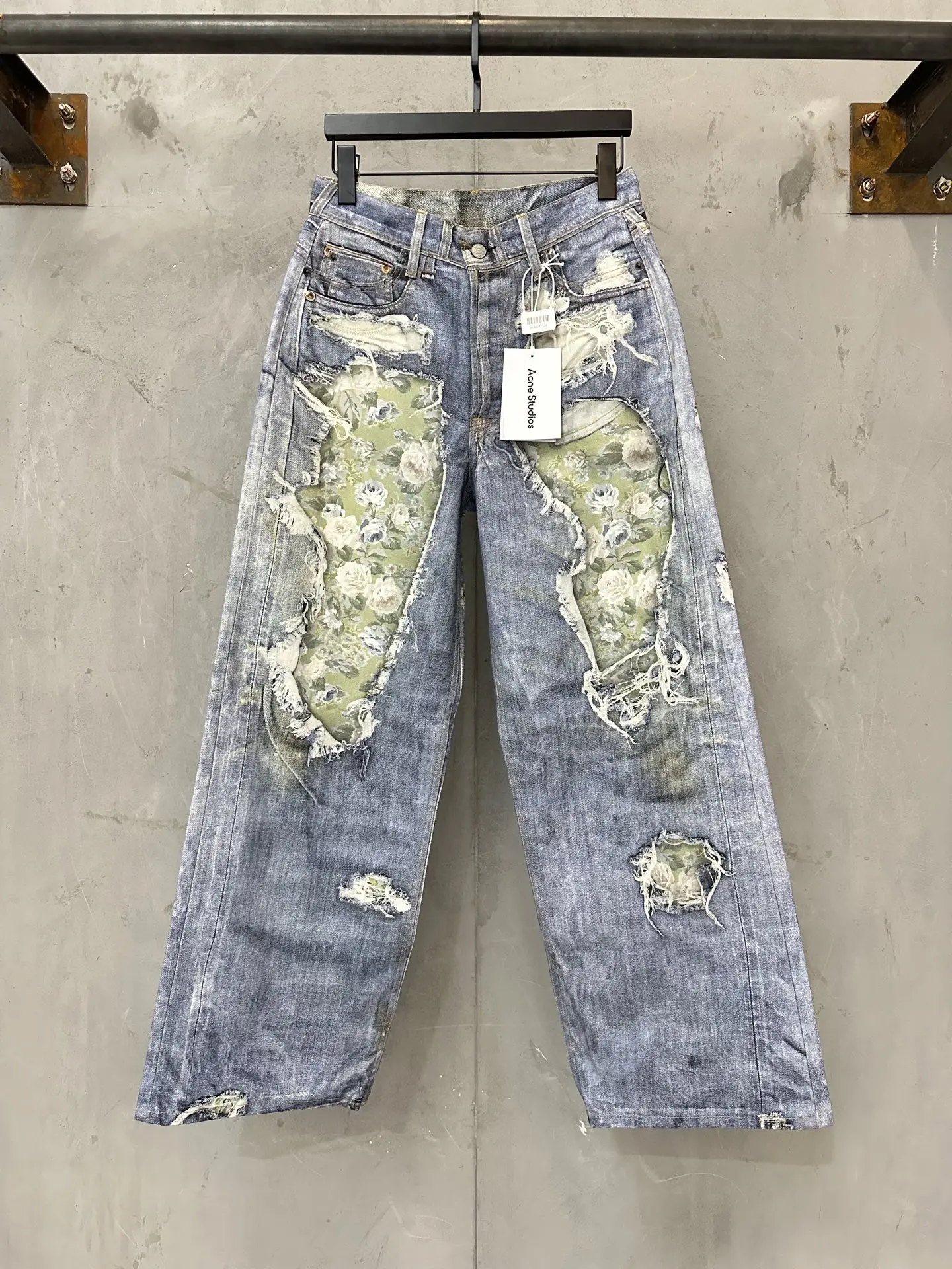 1981 Floral Print Distressed Straight-Leg Jeans D29011205