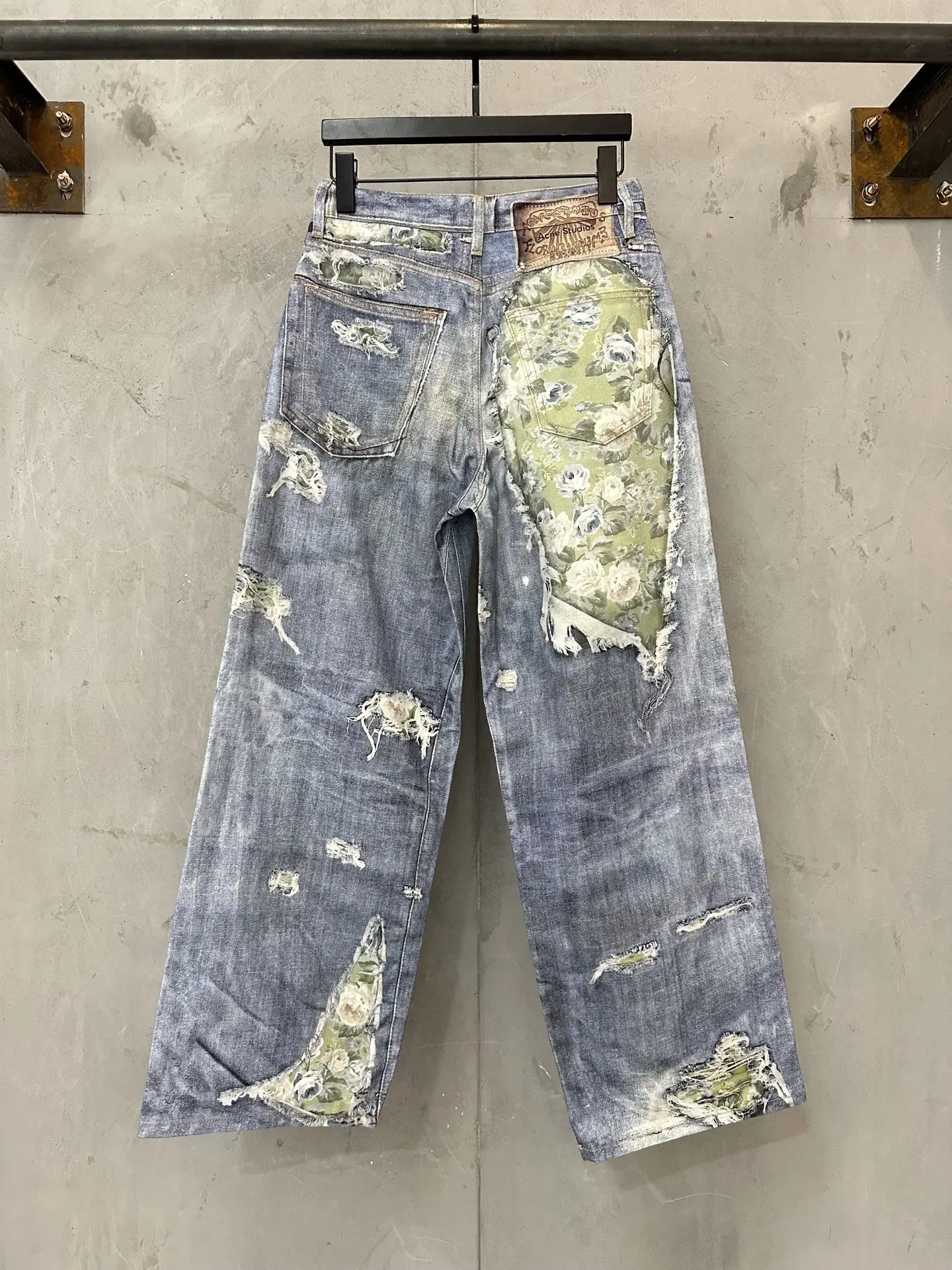 1981 Floral Print Distressed Straight-Leg Jeans D29011205 — view 2
