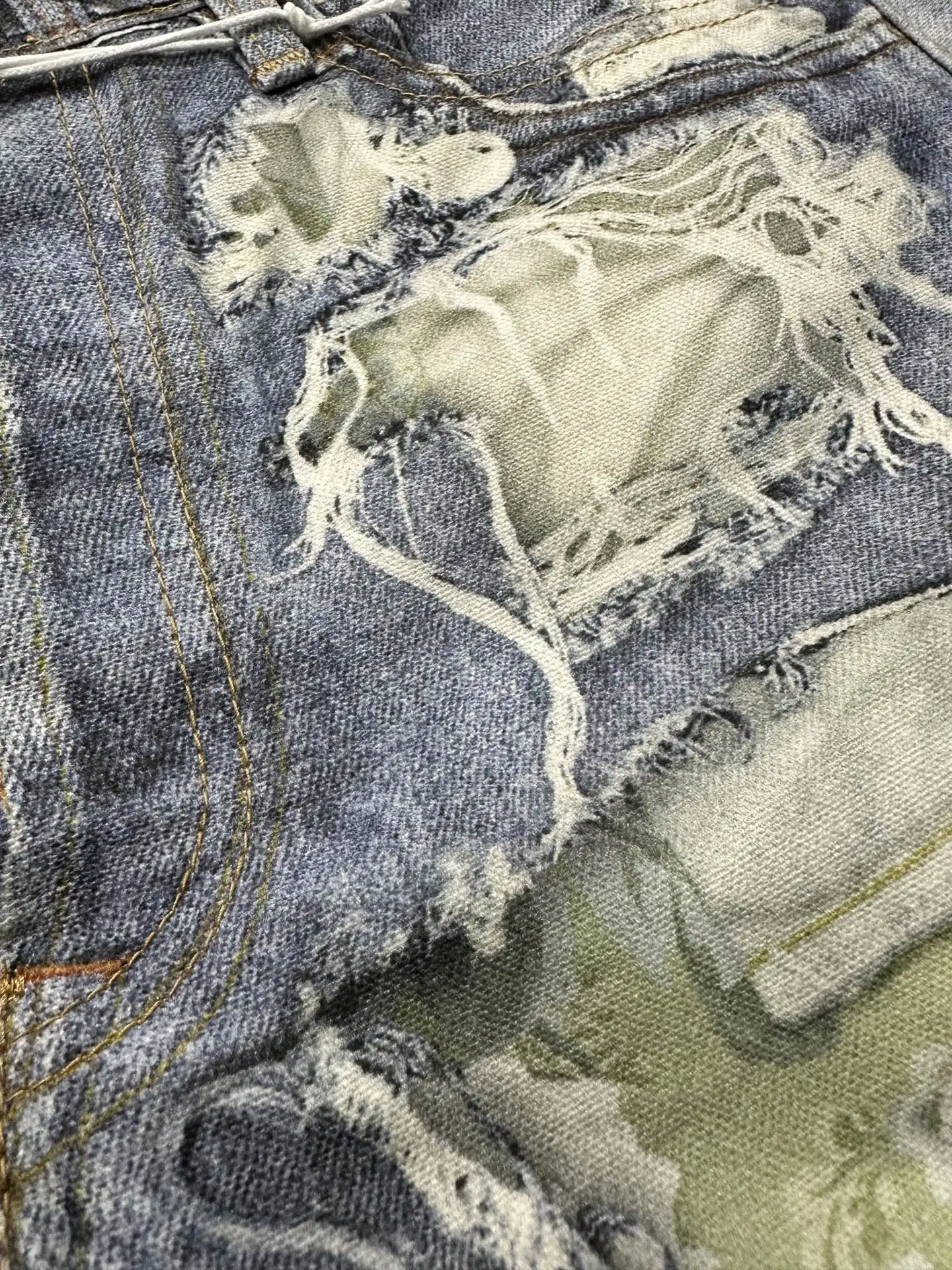 1981 Floral Print Distressed Straight-Leg Jeans D29011205 — view 7