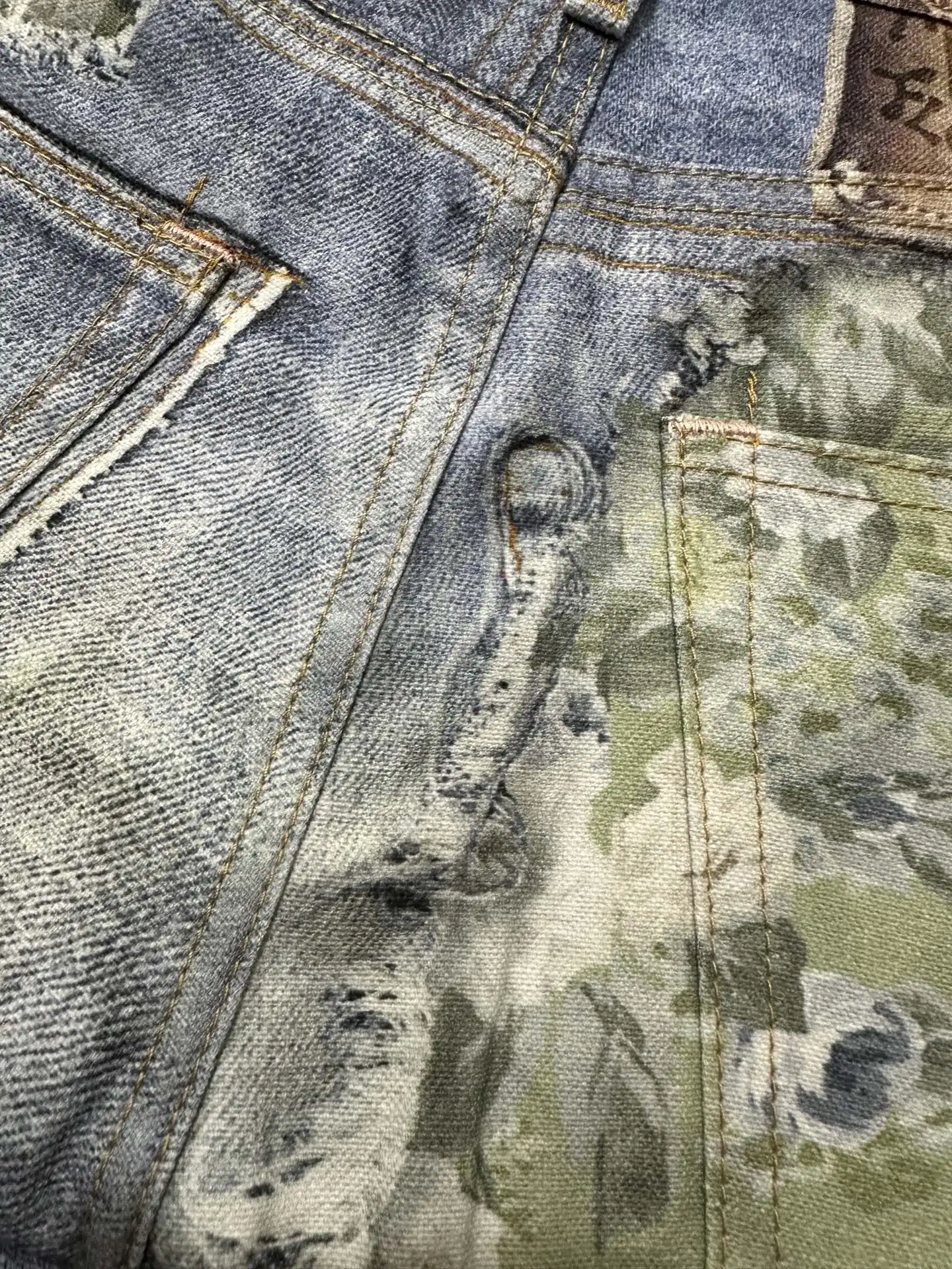 1981 Floral Print Distressed Straight-Leg Jeans D29011205 — view 8