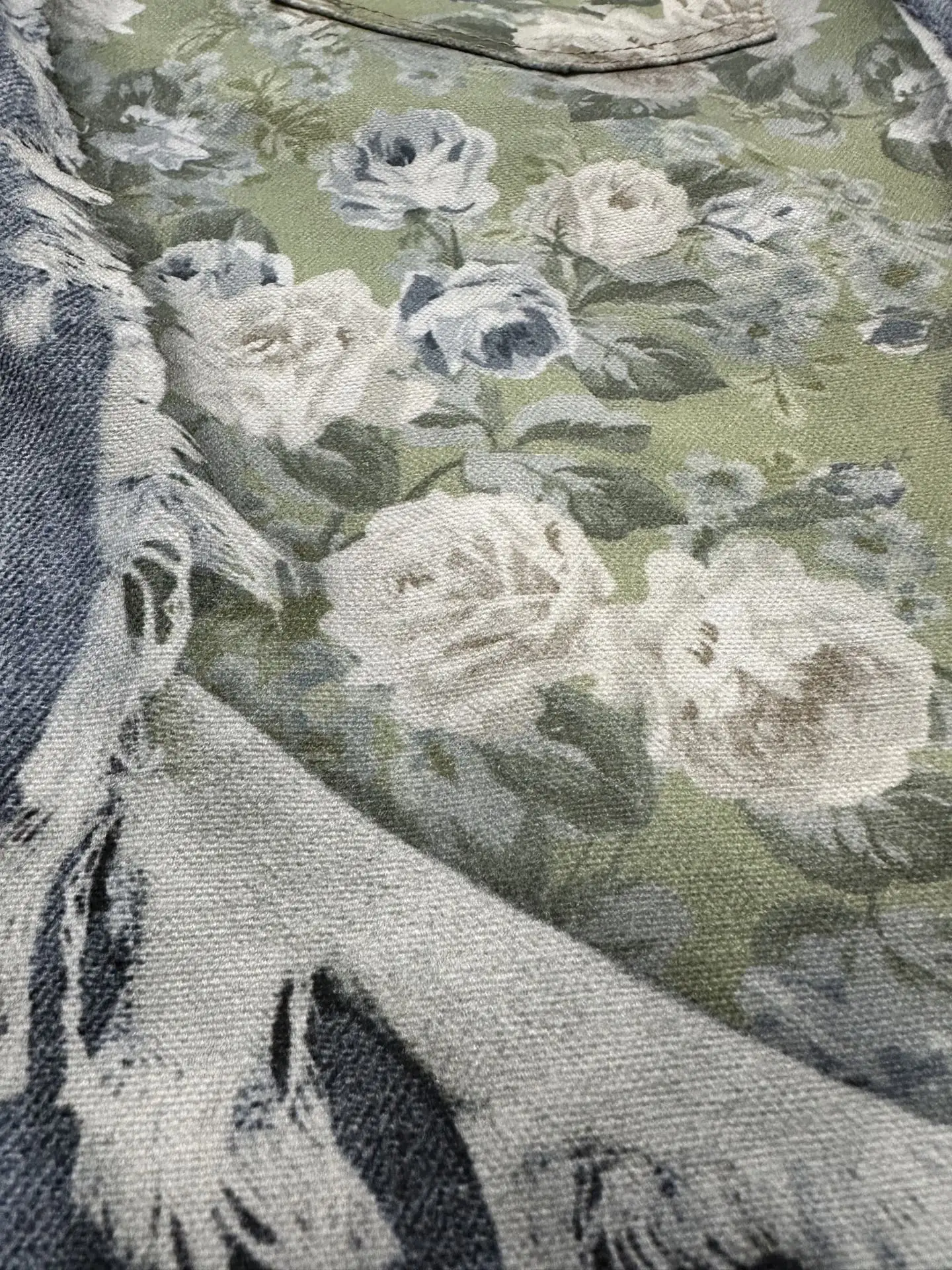 1981 Floral Print Distressed Straight-Leg Jeans D29011205 — view 10