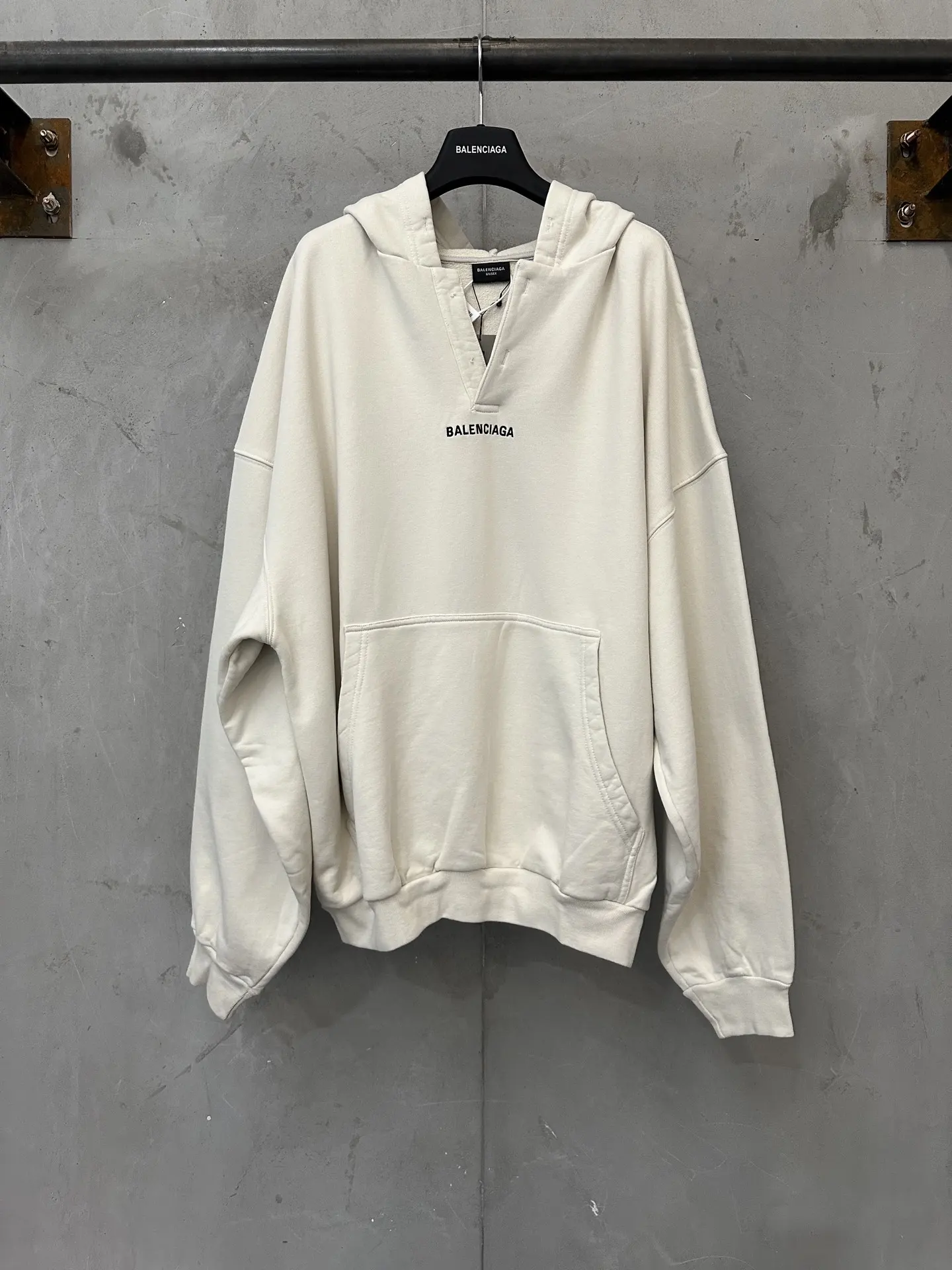 Logo Embroidered Open-Neck Hoodie D29018941