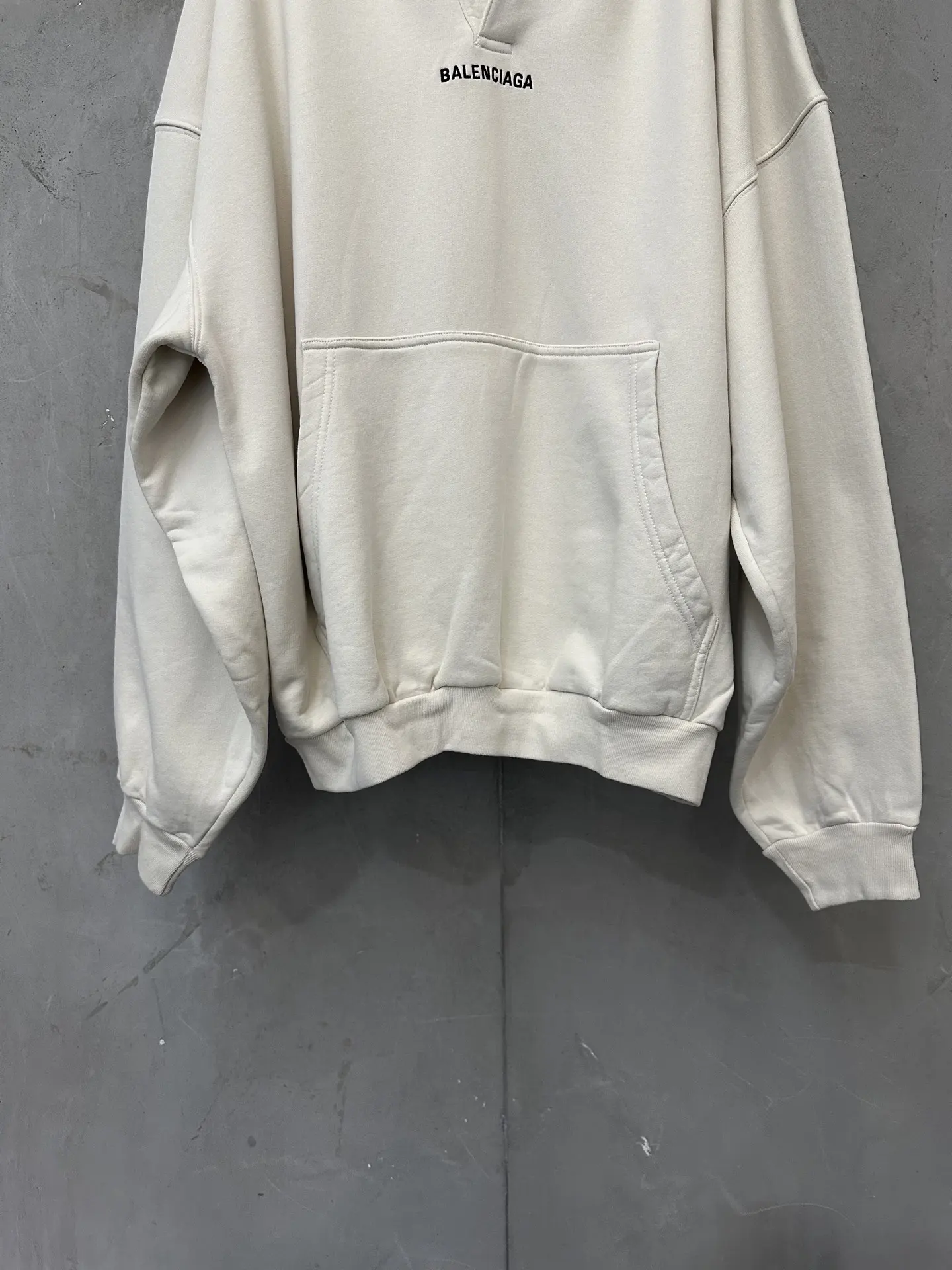 Logo Embroidered Open-Neck Hoodie D29018941 — view 4