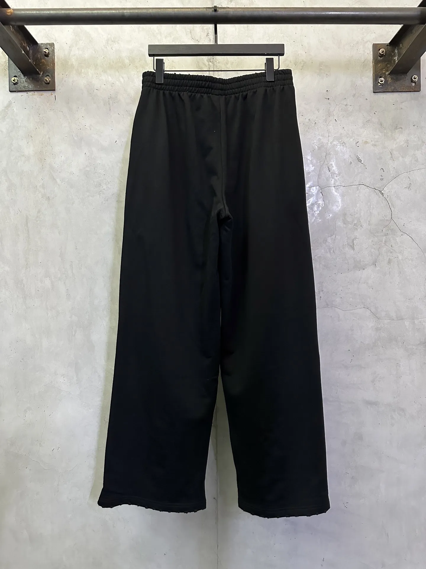Tape Logo Wide-Leg Cotton Sweatpants D29012384 — view 2