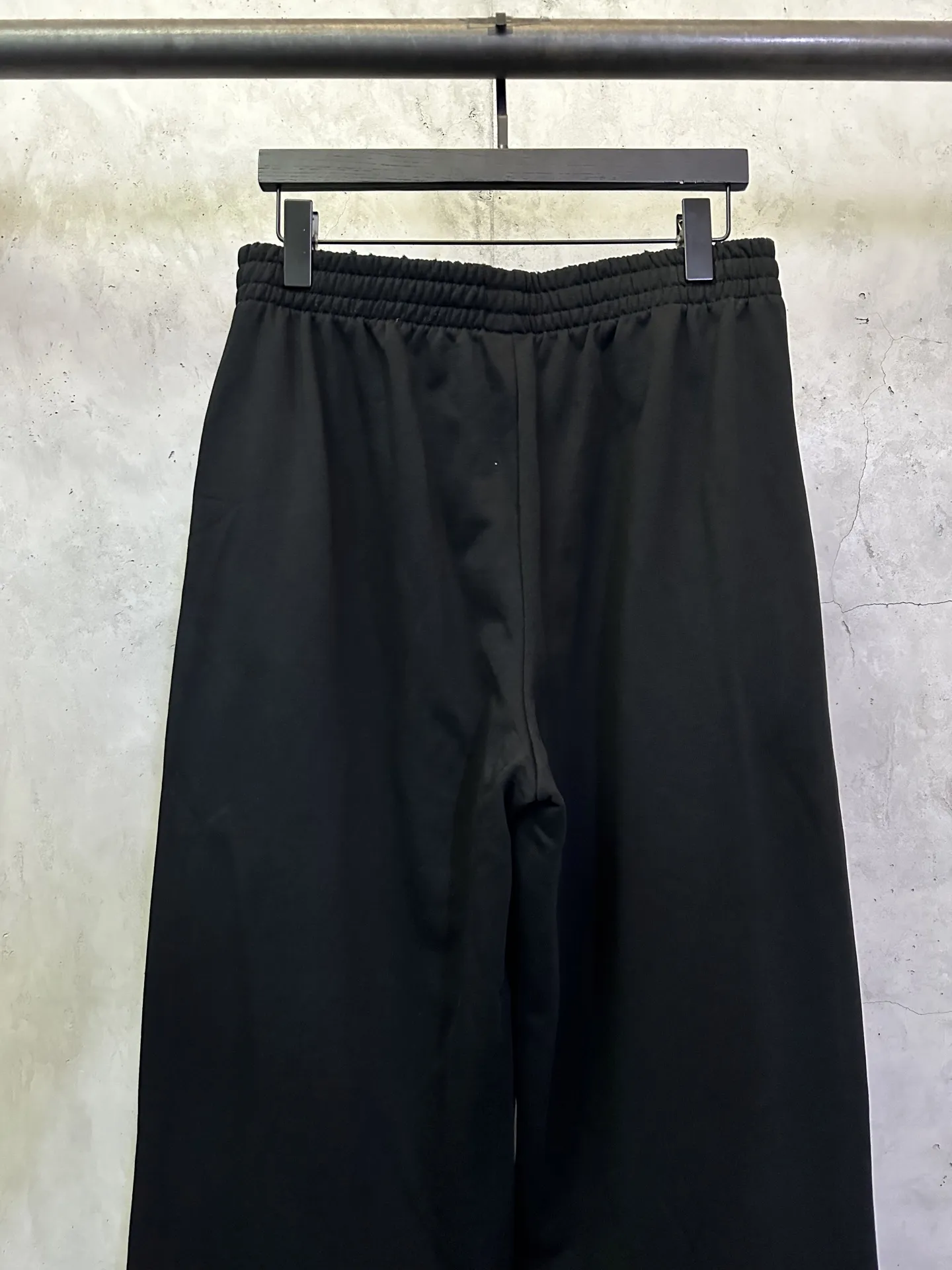 Tape Logo Wide-Leg Cotton Sweatpants D29012384 — view 5
