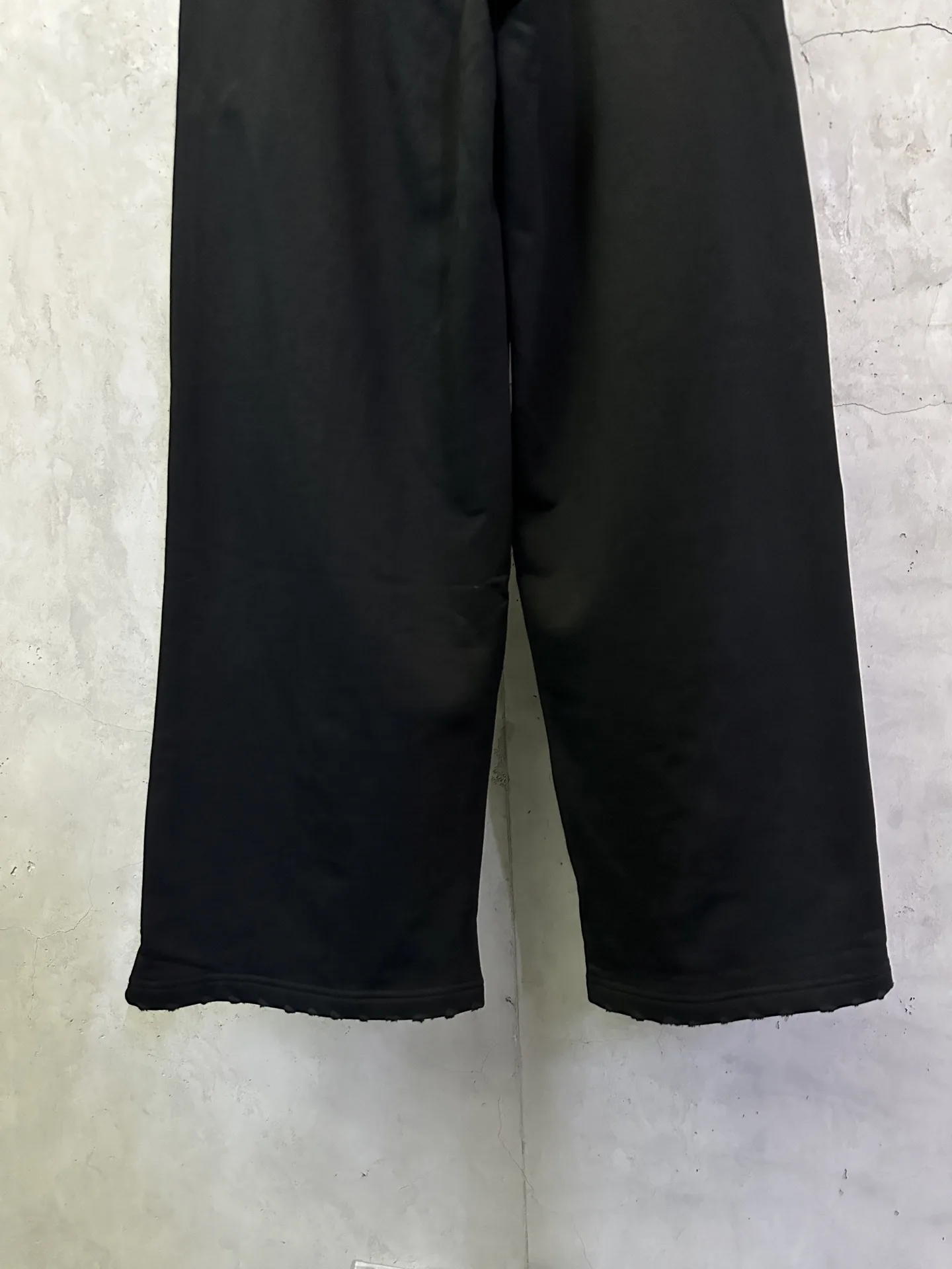 Tape Logo Wide-Leg Cotton Sweatpants D29012384 — view 6