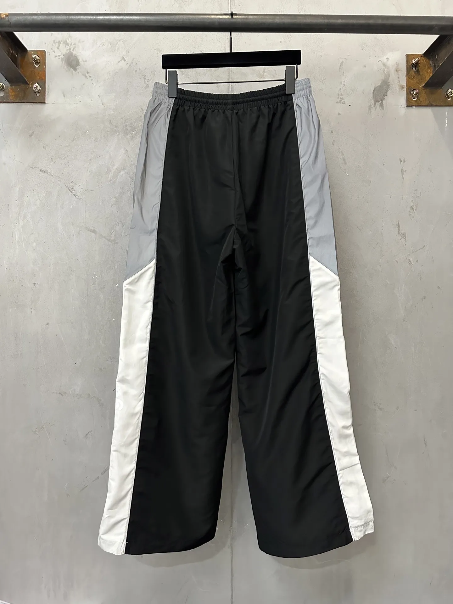 Color-Block Logo-Print Track Pants D29018937 — view 2