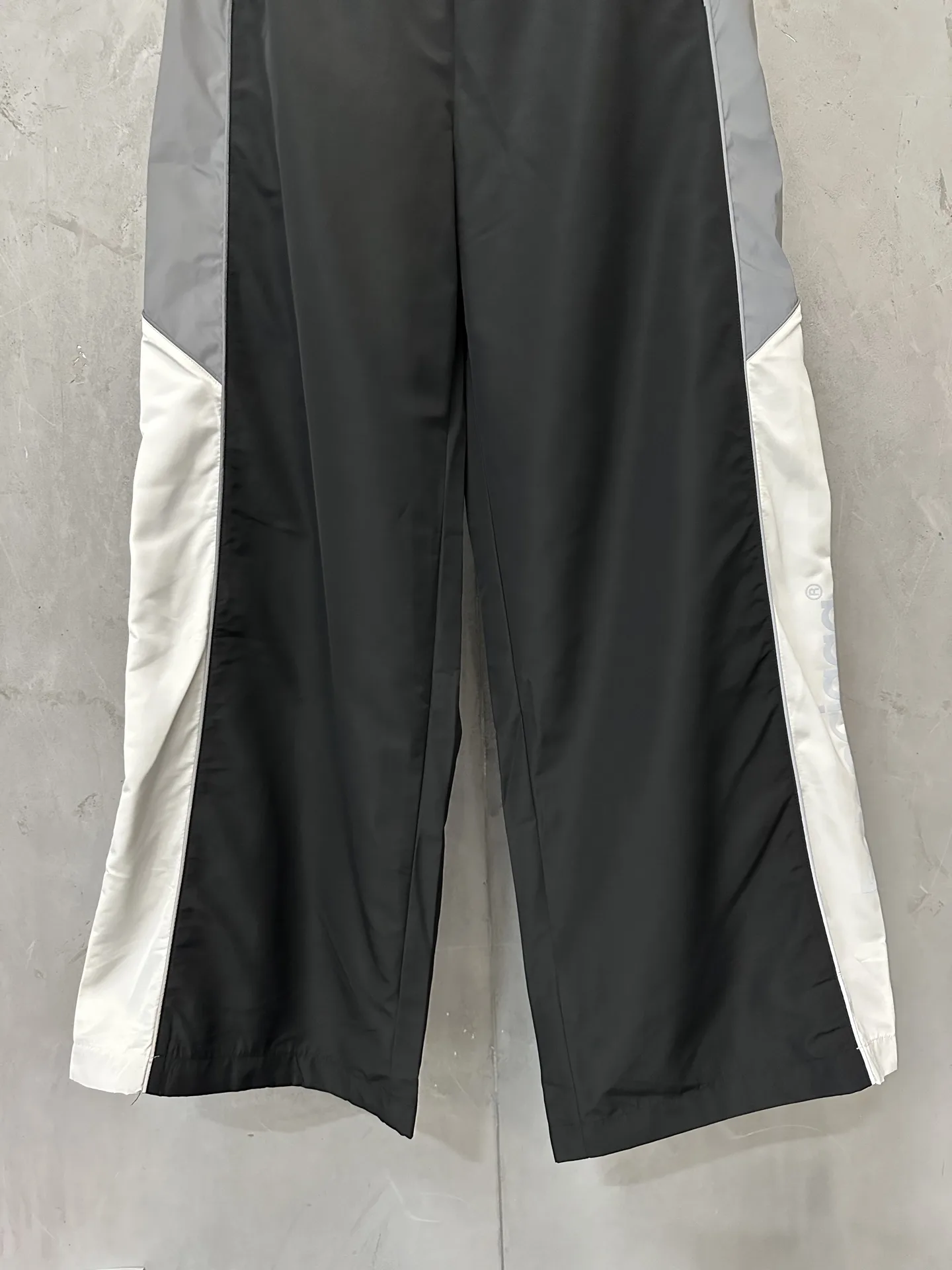 Color-Block Logo-Print Track Pants D29018937 — view 4