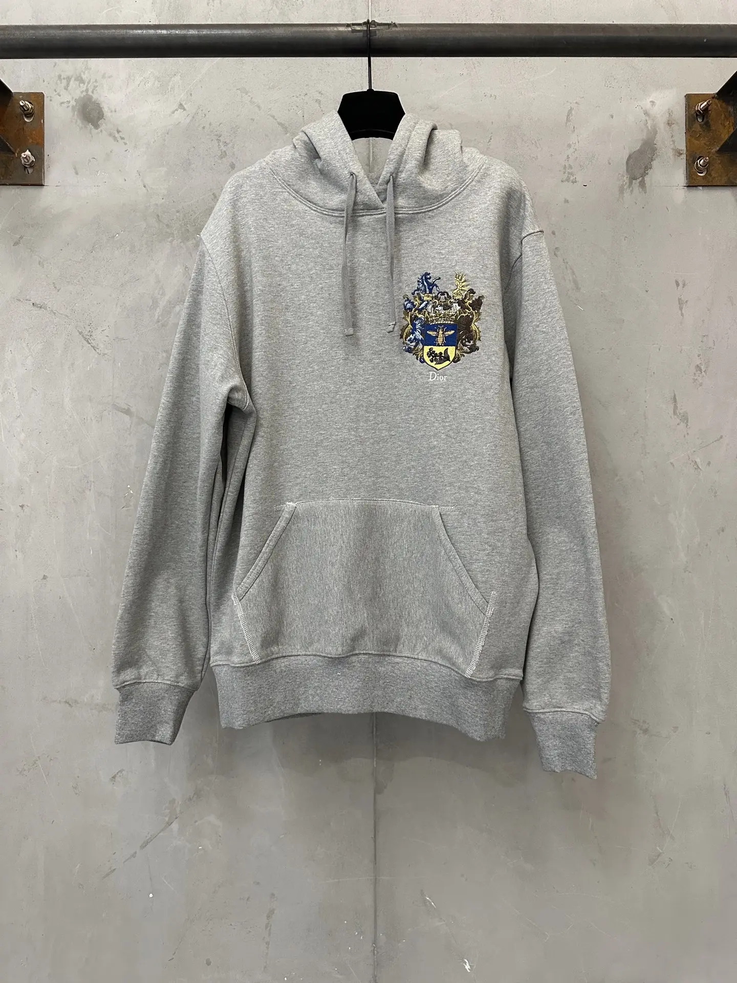 Embroidered Crest Logo Cotton Hoodie D29018906